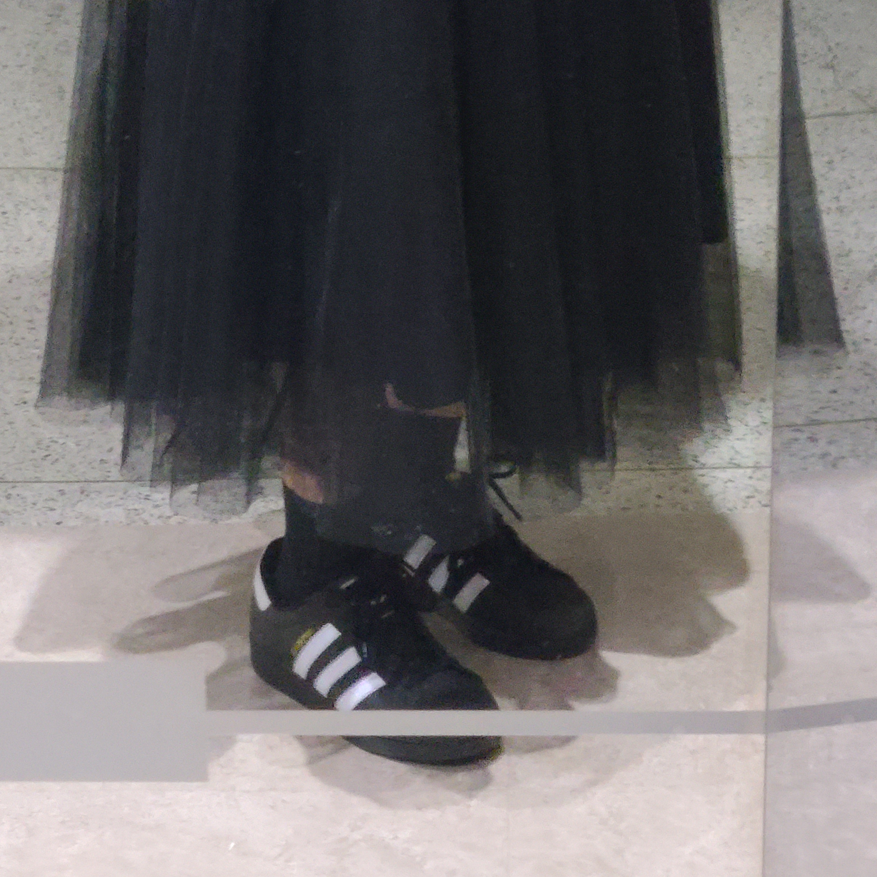 Adidas Superstar Core Black White 착용 스타일