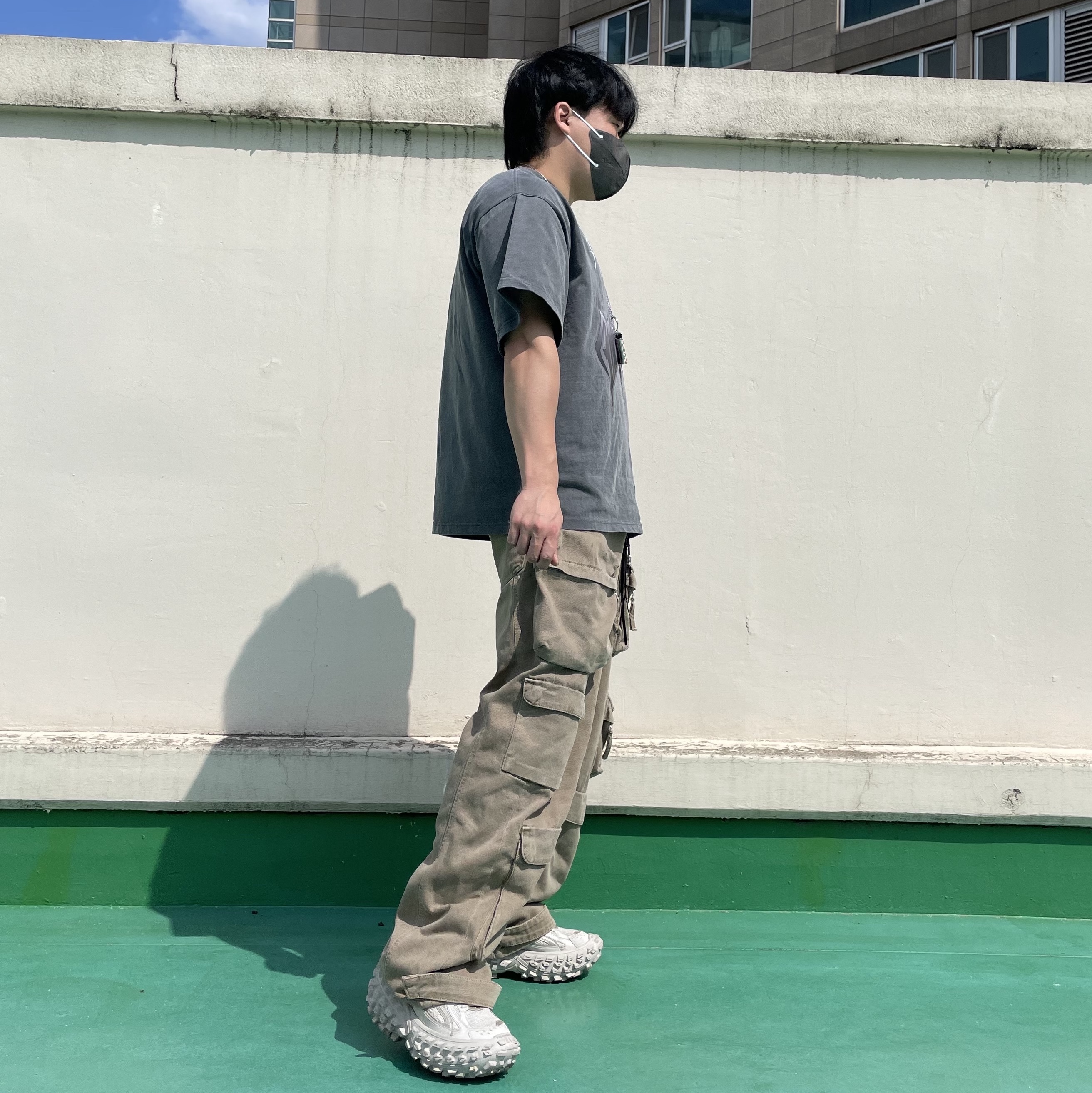 Supreme Metal Lighter Holster - 19SS, Balenciaga Defender Sneakers Beige 착용 스타일 - 3