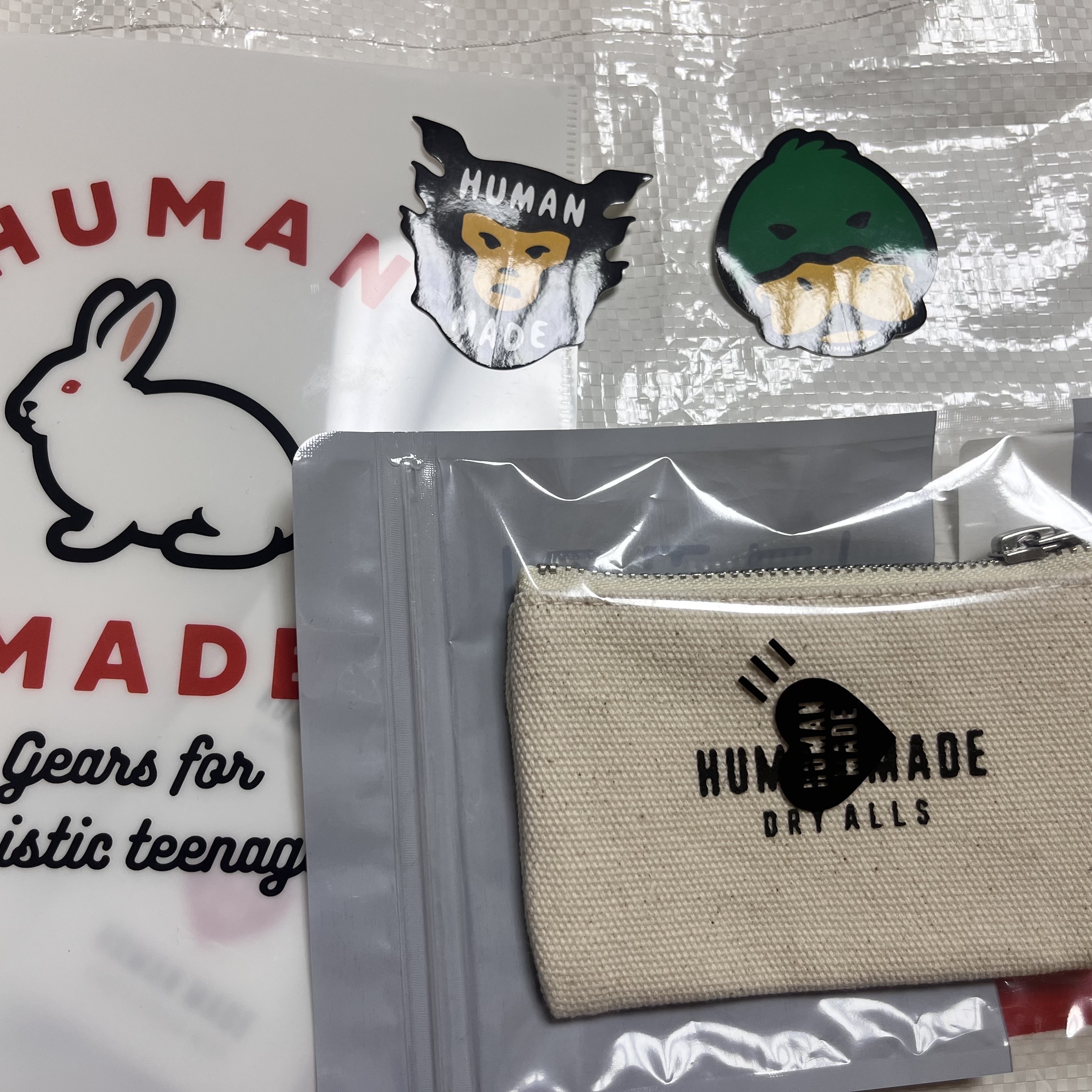 Human Made Card Case White 착용 스타일