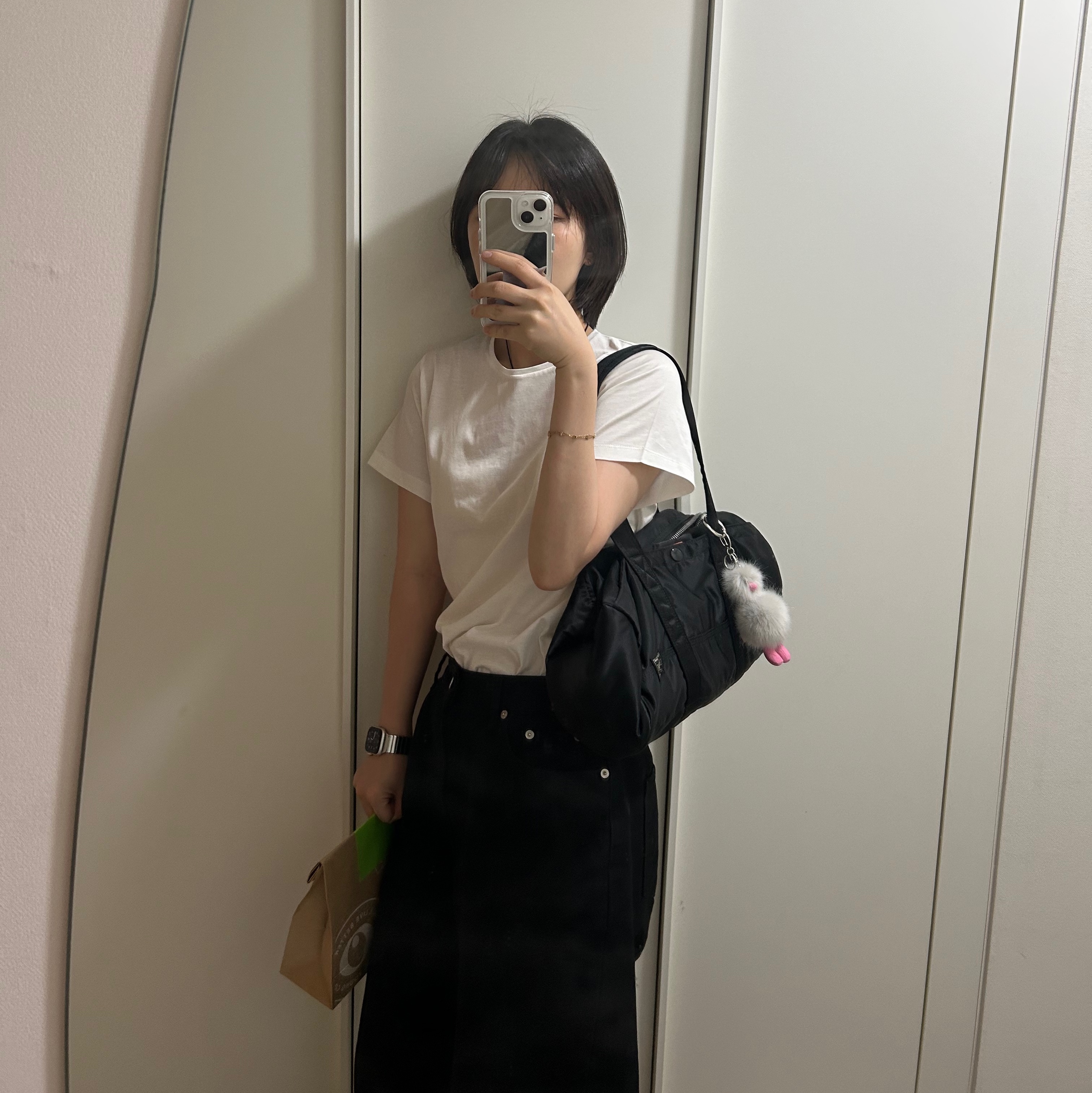 Porter Tanker Duffle Bag L Black 착용 스타일