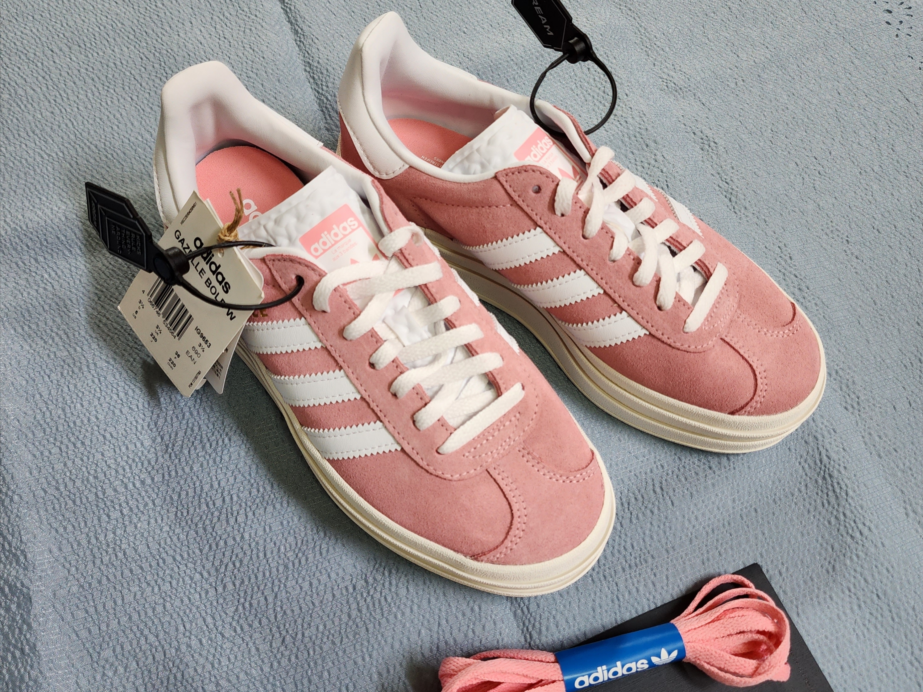 (W) Adidas Gazelle Bold Super Pop 착용 스타일