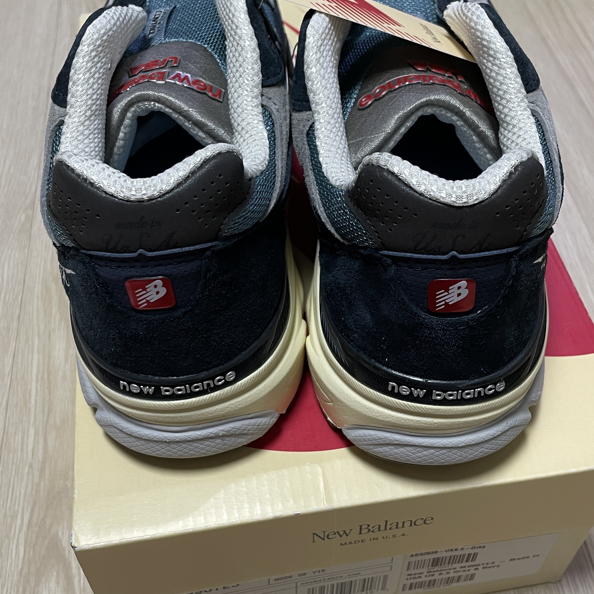 New Balance 990v3 Made in USA Navy Spring Tide 착용 스타일 - 5