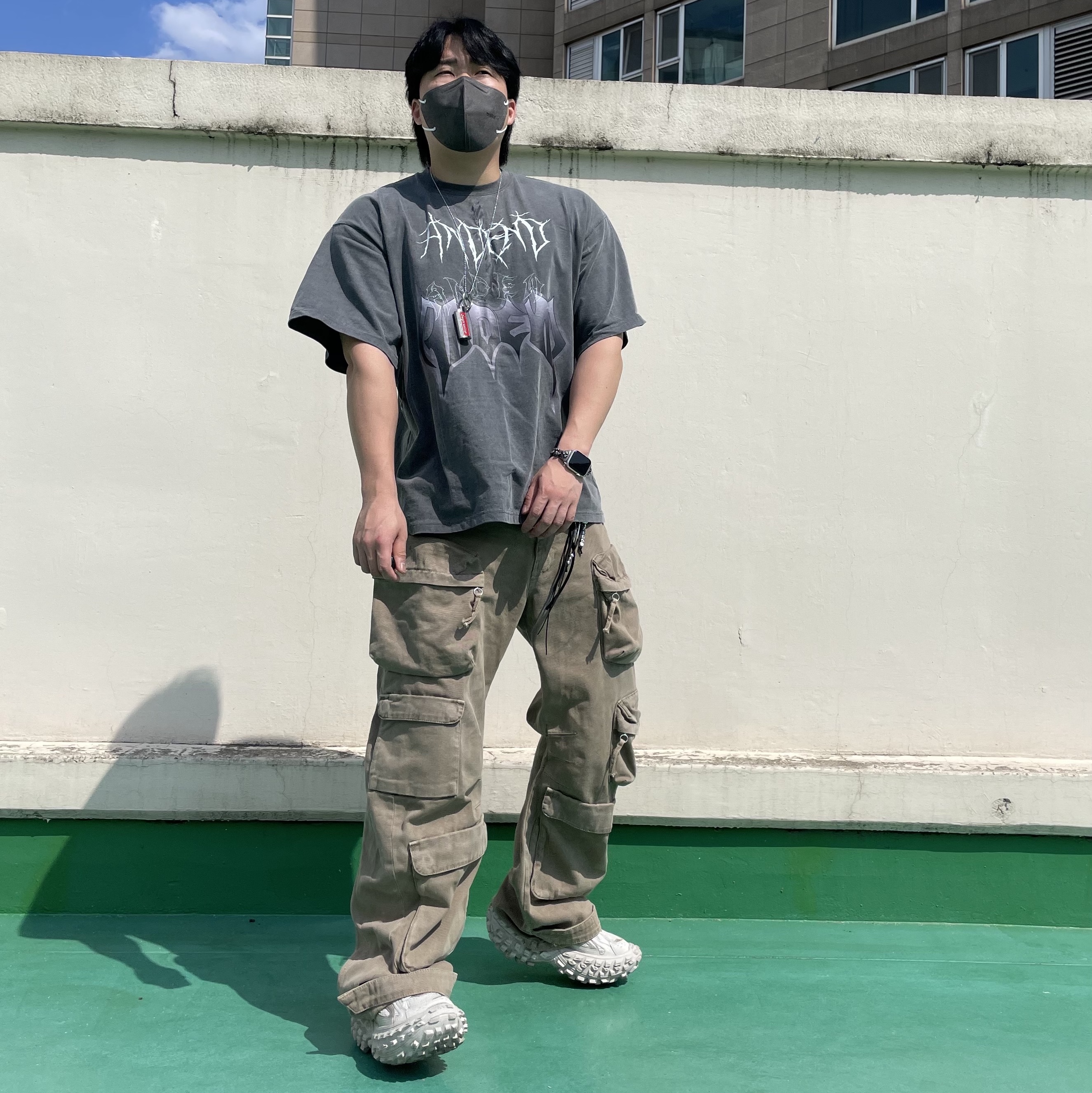 Supreme Metal Lighter Holster - 19SS, Balenciaga Defender Sneakers Beige 착용 스타일 - 1