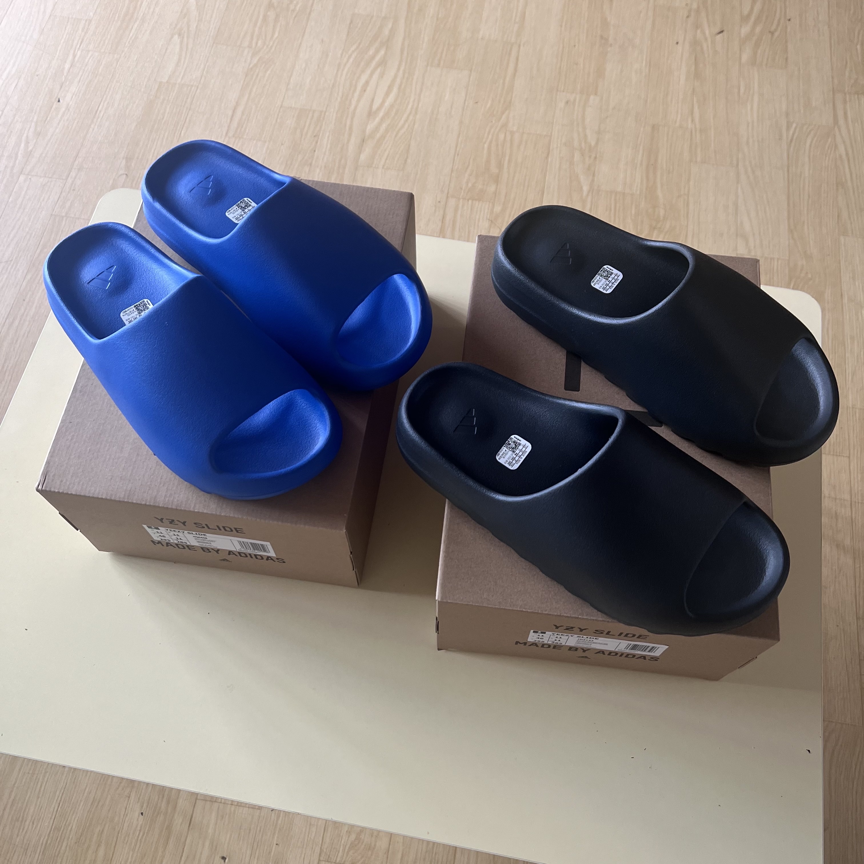 Adidas Yeezy Slide Onyx, Adidas Yeezy Slide Azure 착용 스타일