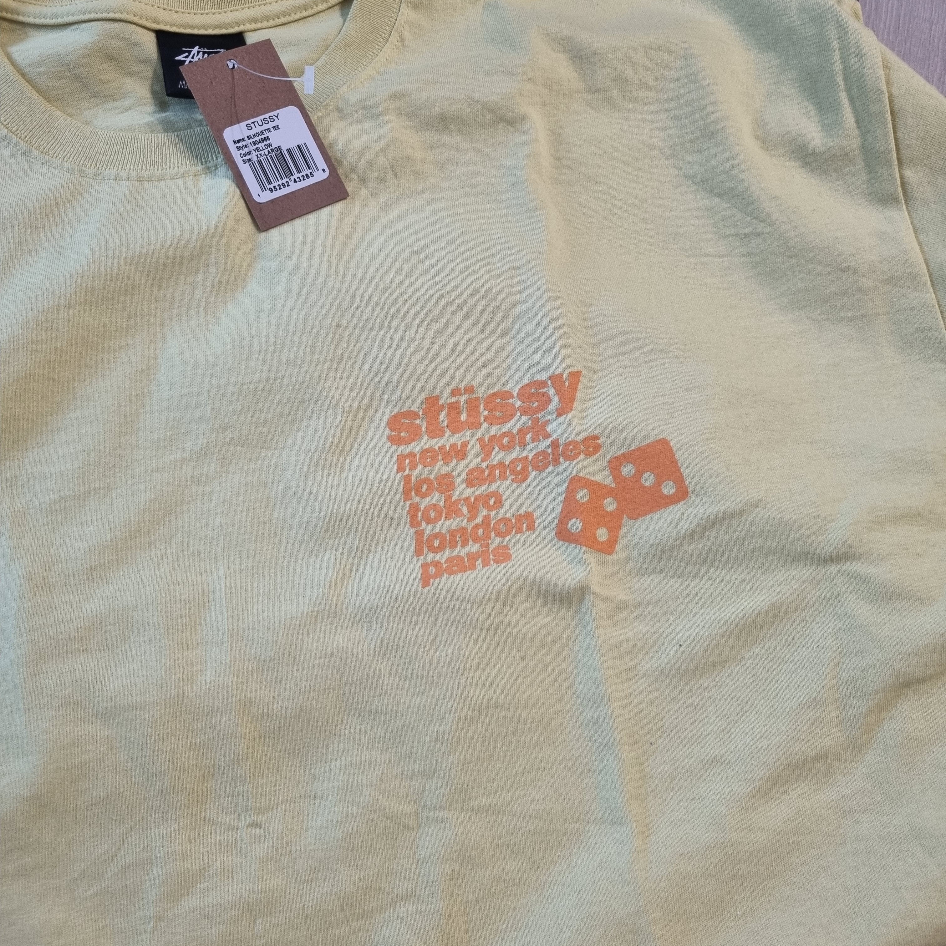 Stussy Silhouette T-Shirt Yellow 착용 스타일 - 3