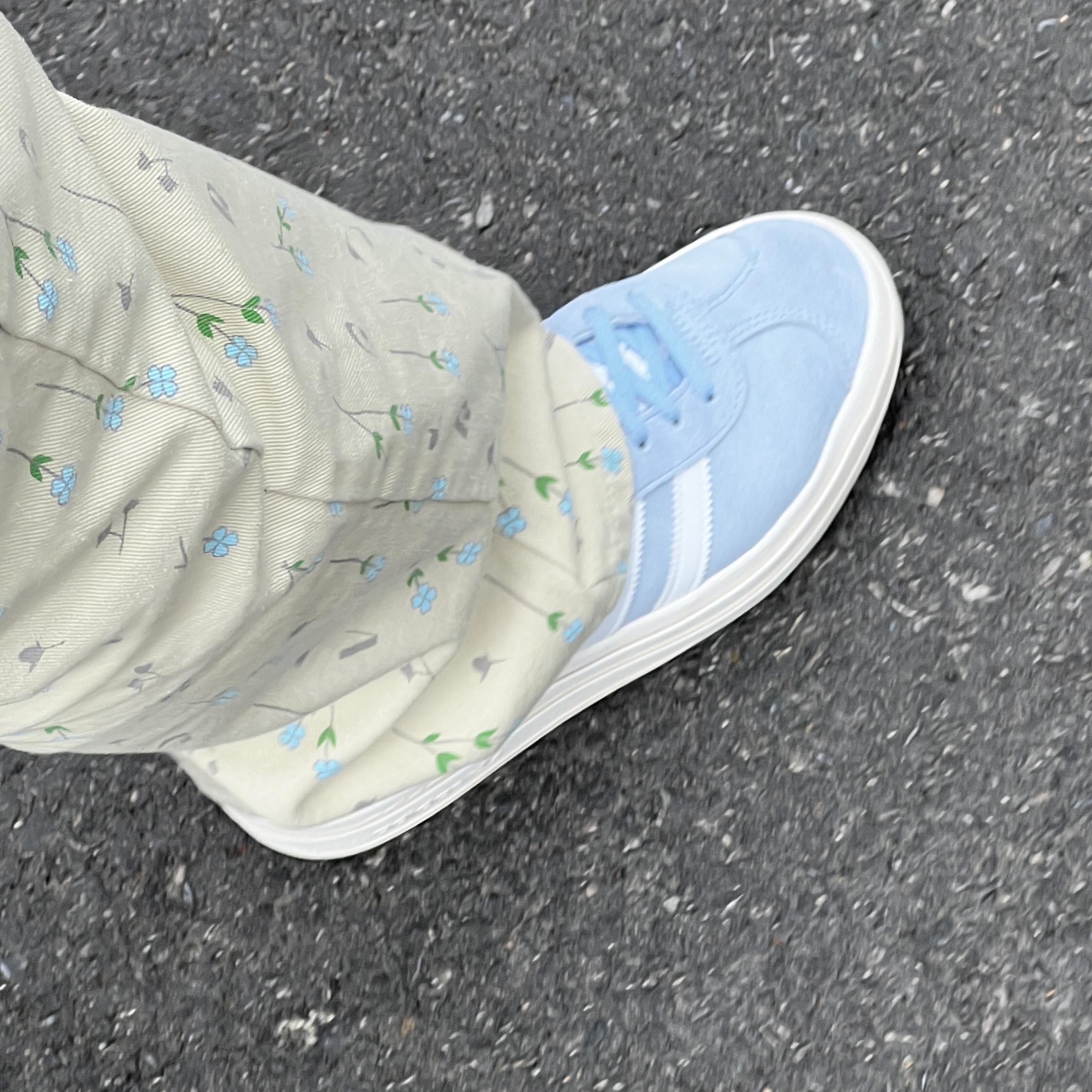 (W) Adidas Gazelle Bold Clear Sky White 착용 스타일