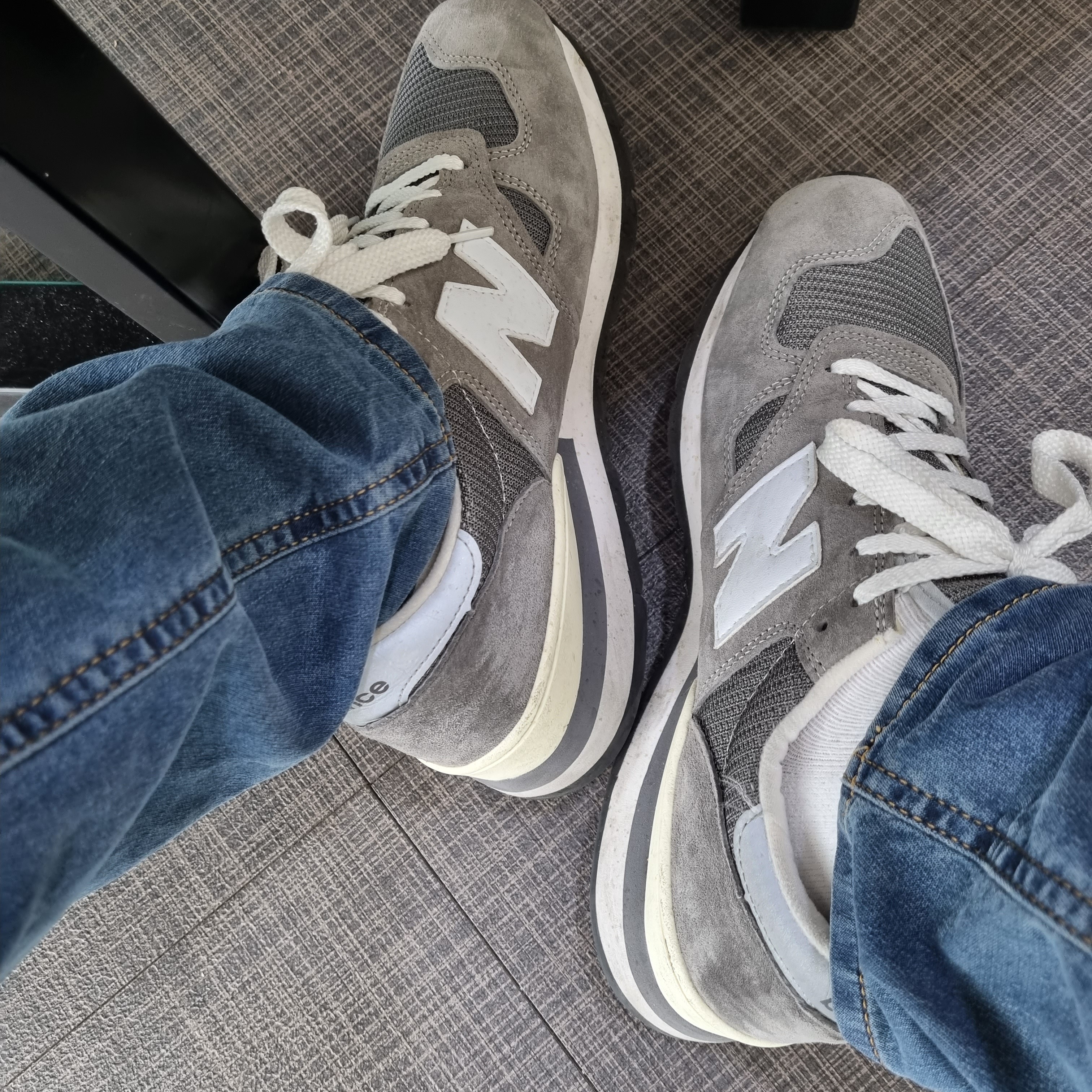New Balance 990 Made in USA Grey 착용 스타일