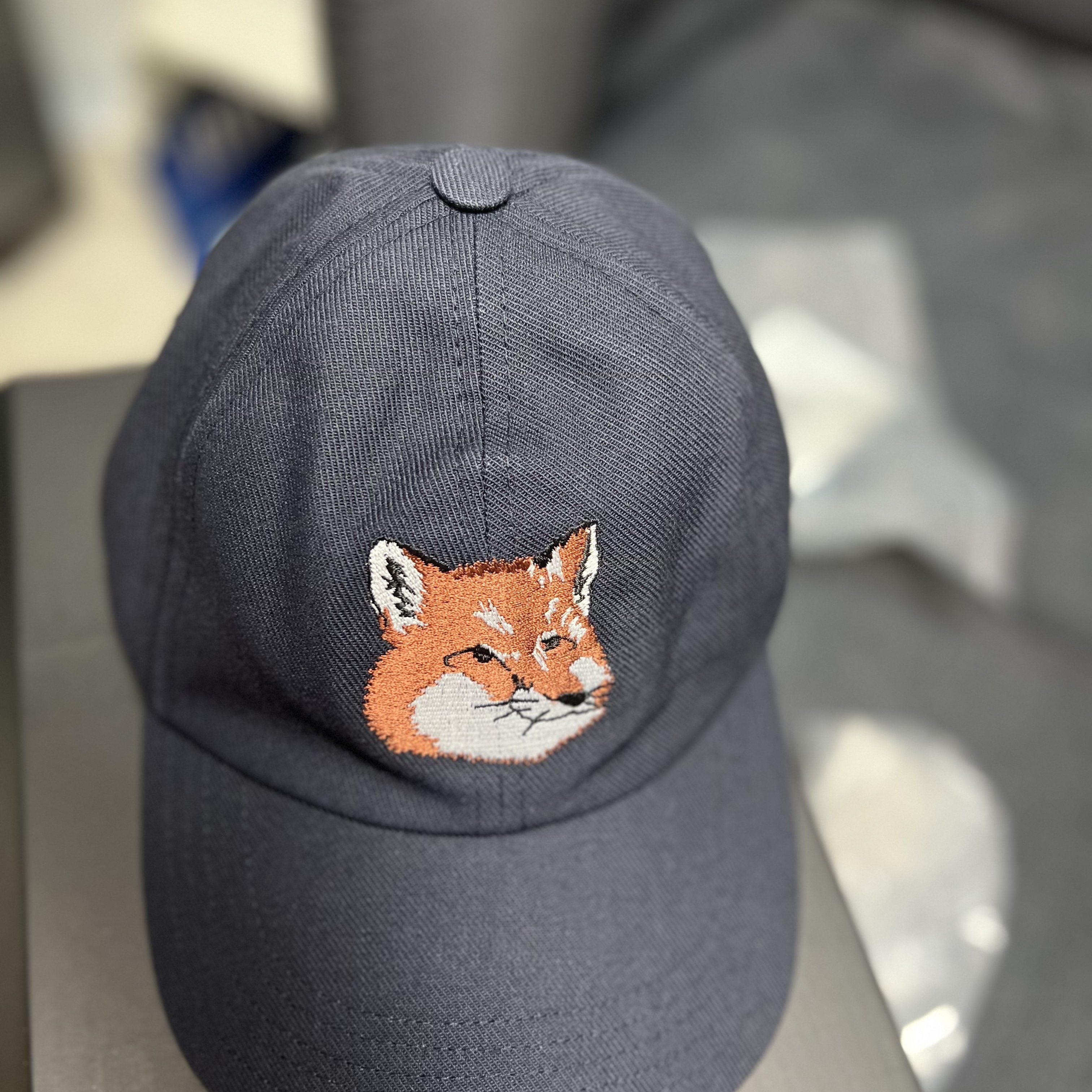 Maison Kitsune Large Fox Head Embroidered 6P Cap Navy - 21FW 착용 스타일