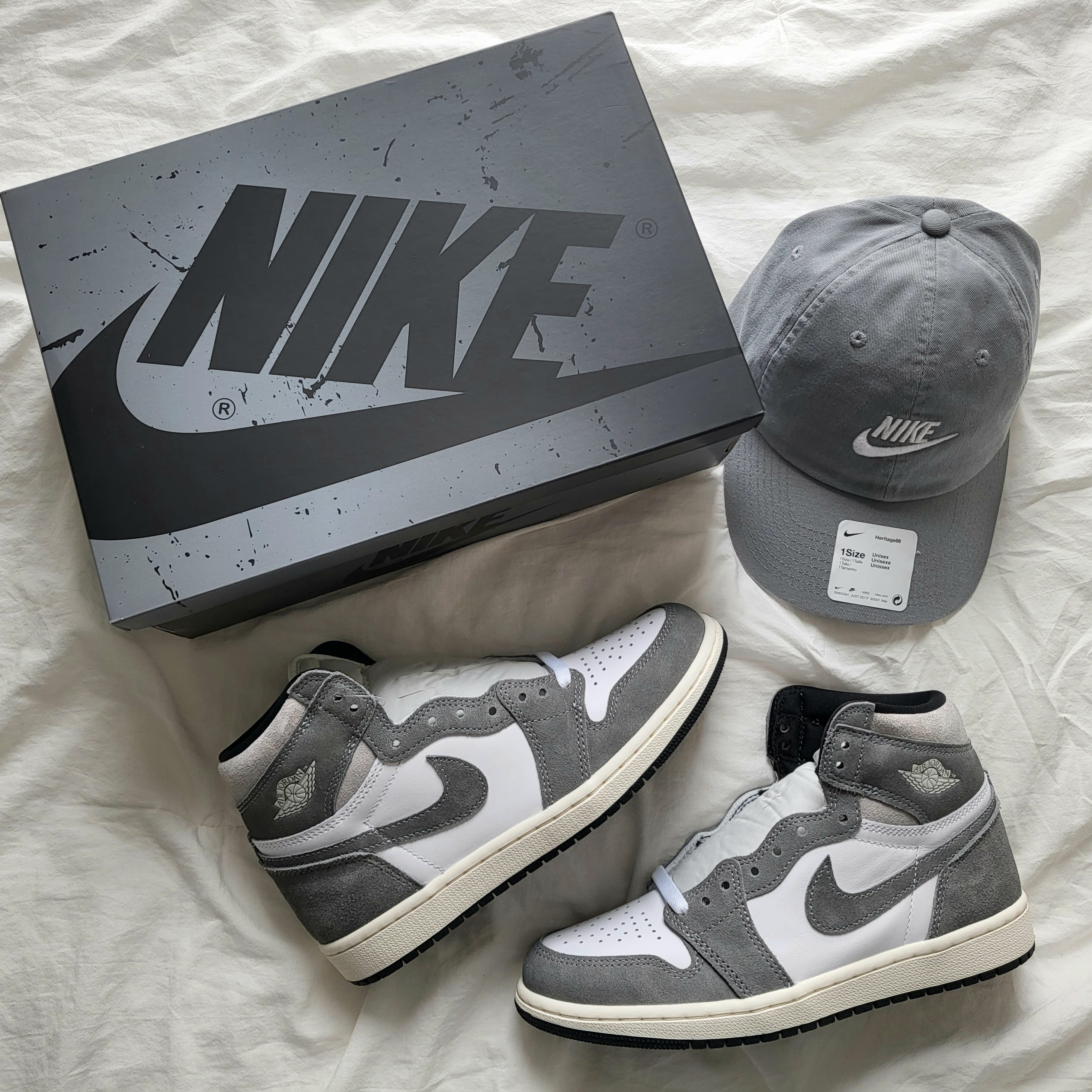 Jordan 1 Retro High OG Black and Smoke Grey 착용 스타일