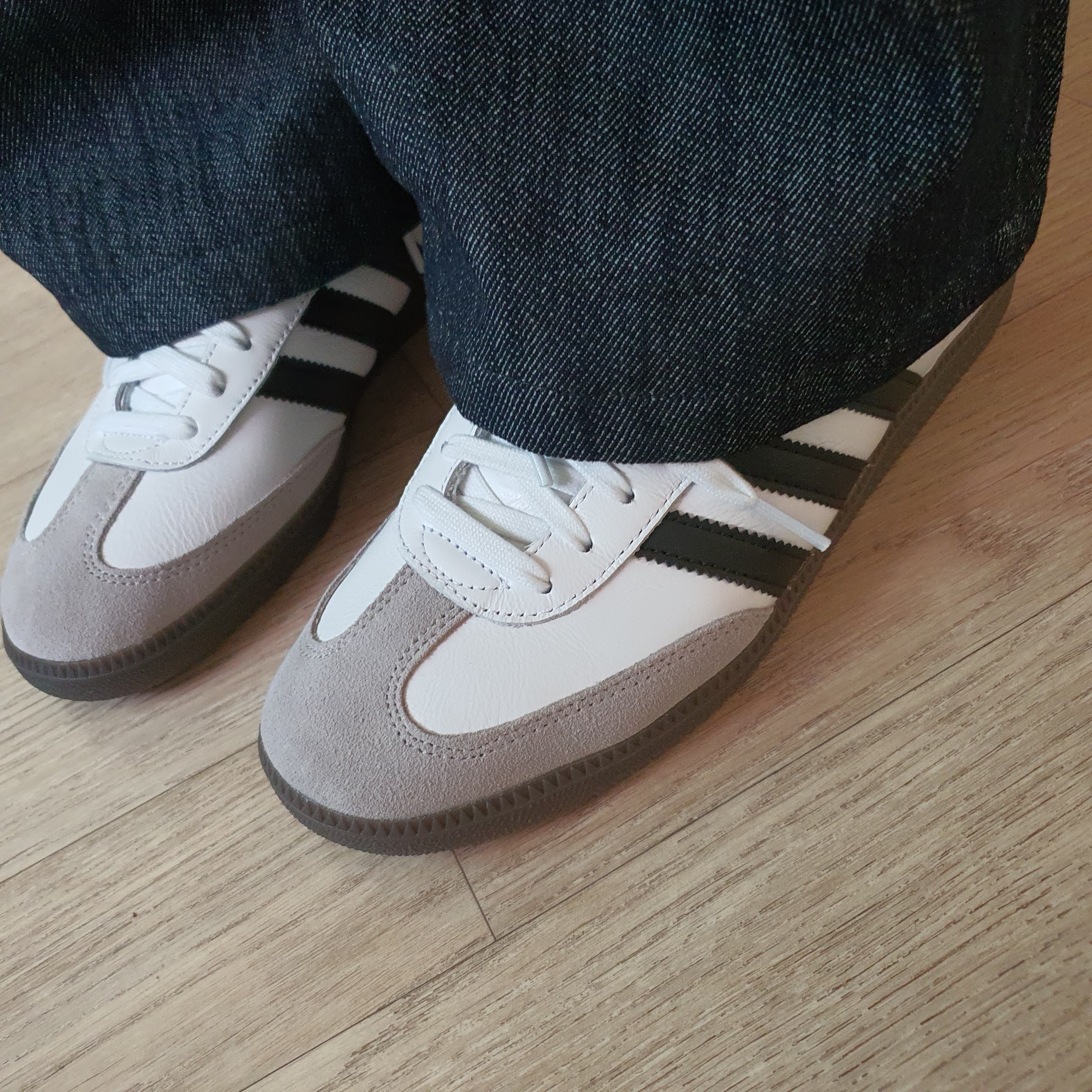 Adidas Samba OG Cloud White 착용 스타일 - 2