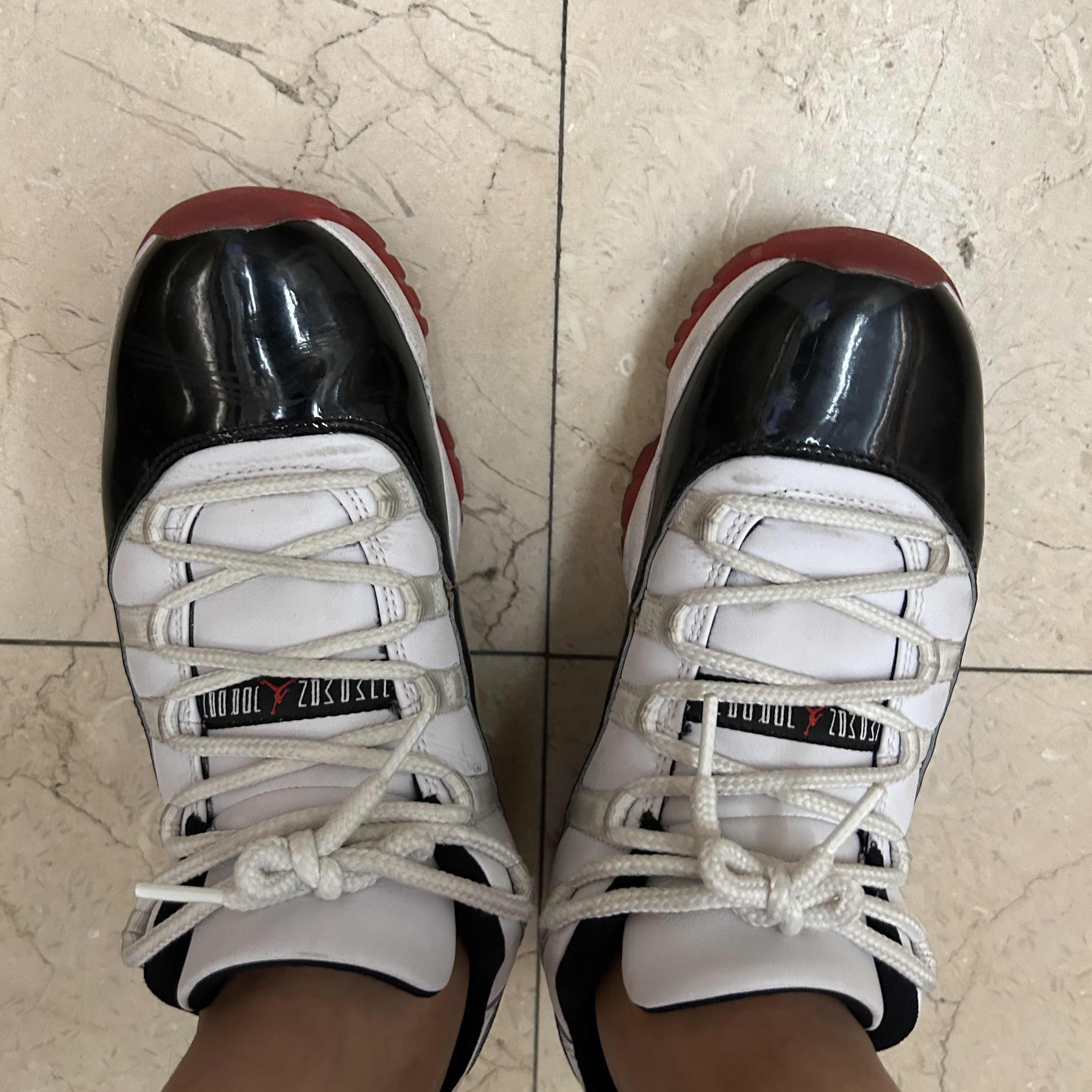 Jordan 11 Retro Low Concord Bred 착용 스타일