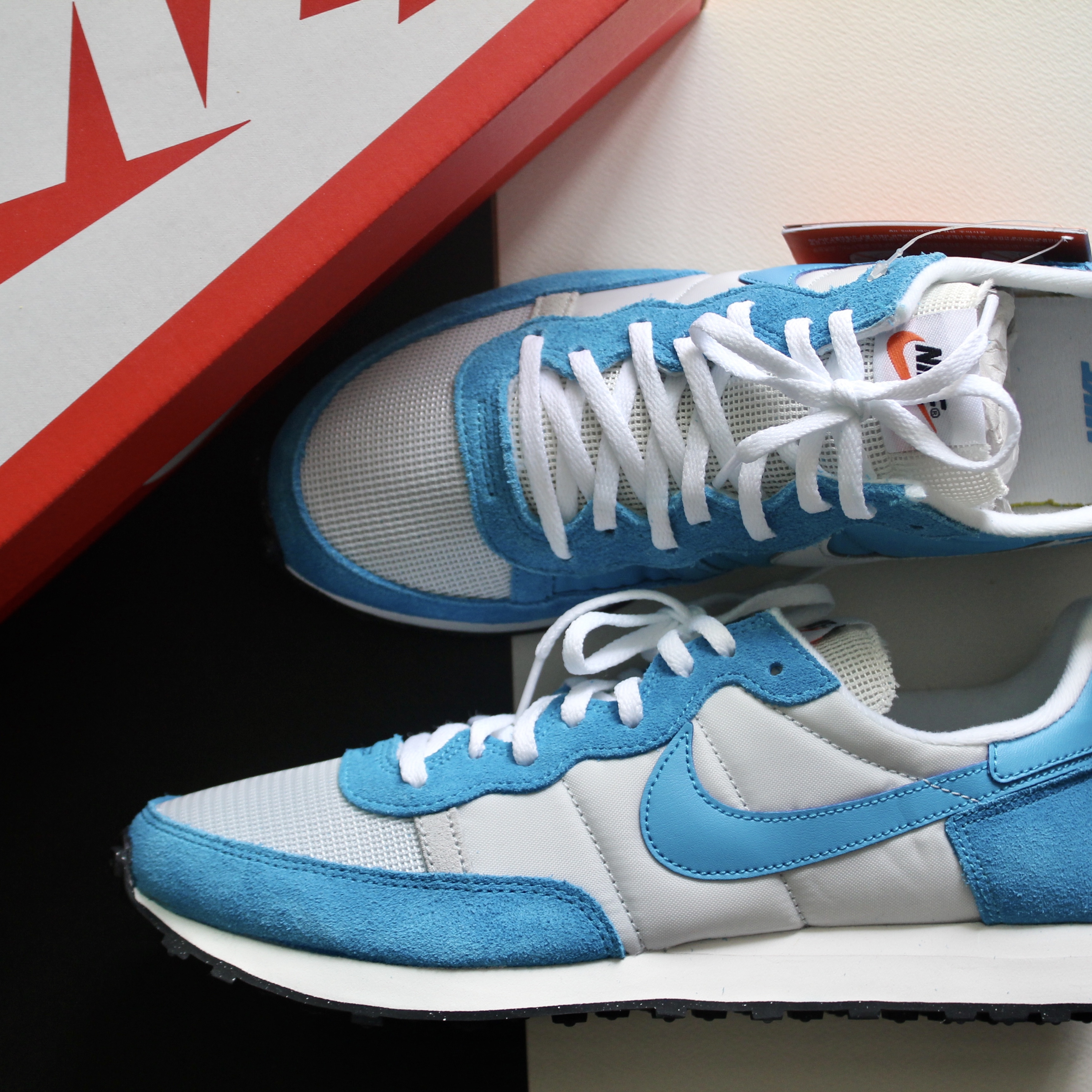 Nike Challenger OG Laser Blue 착용 스타일 - 1