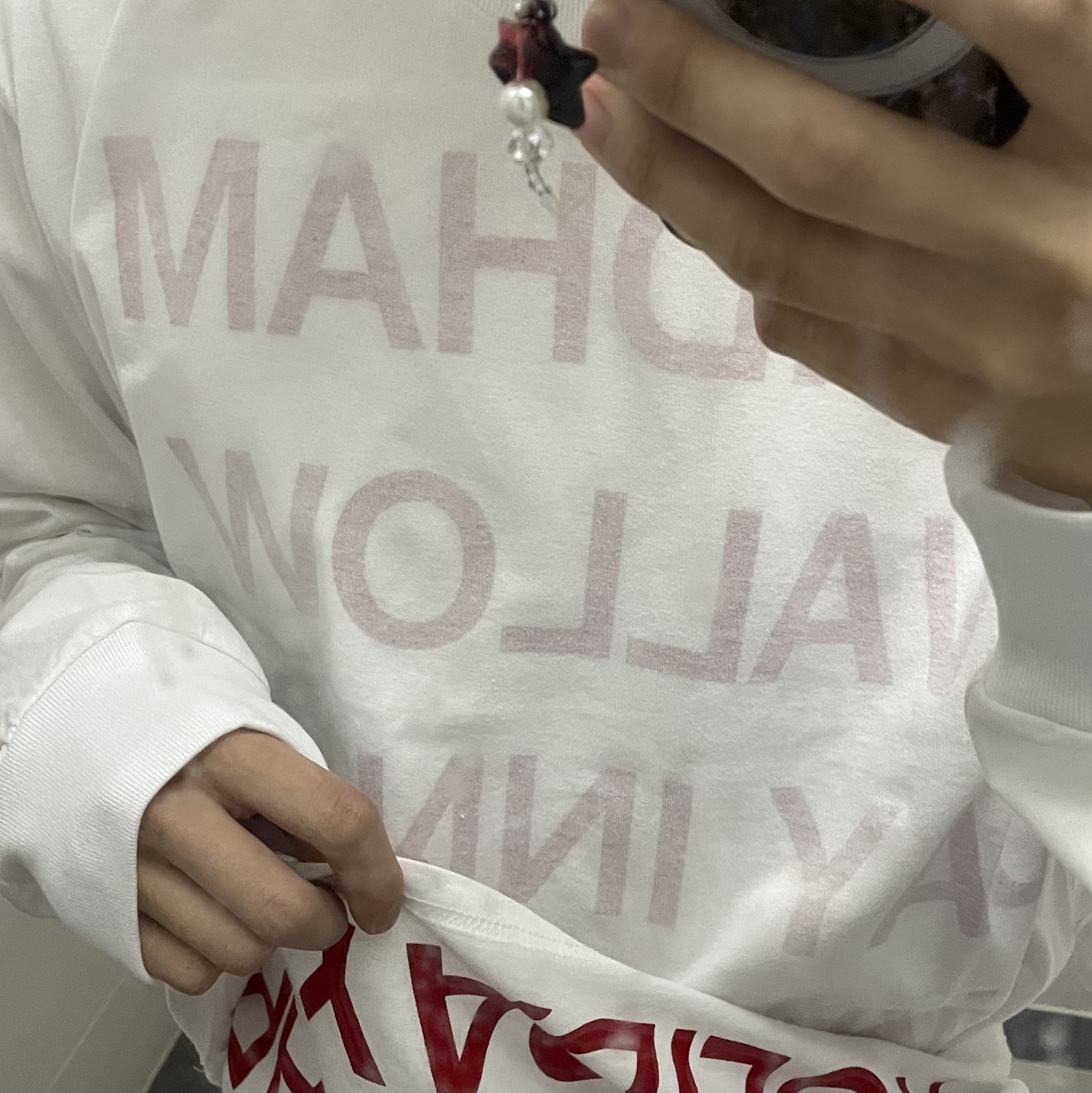 [KREAM 단독] Safarispot Highway Inn LS T-Shirt White Red 착용 스타일 - 1
