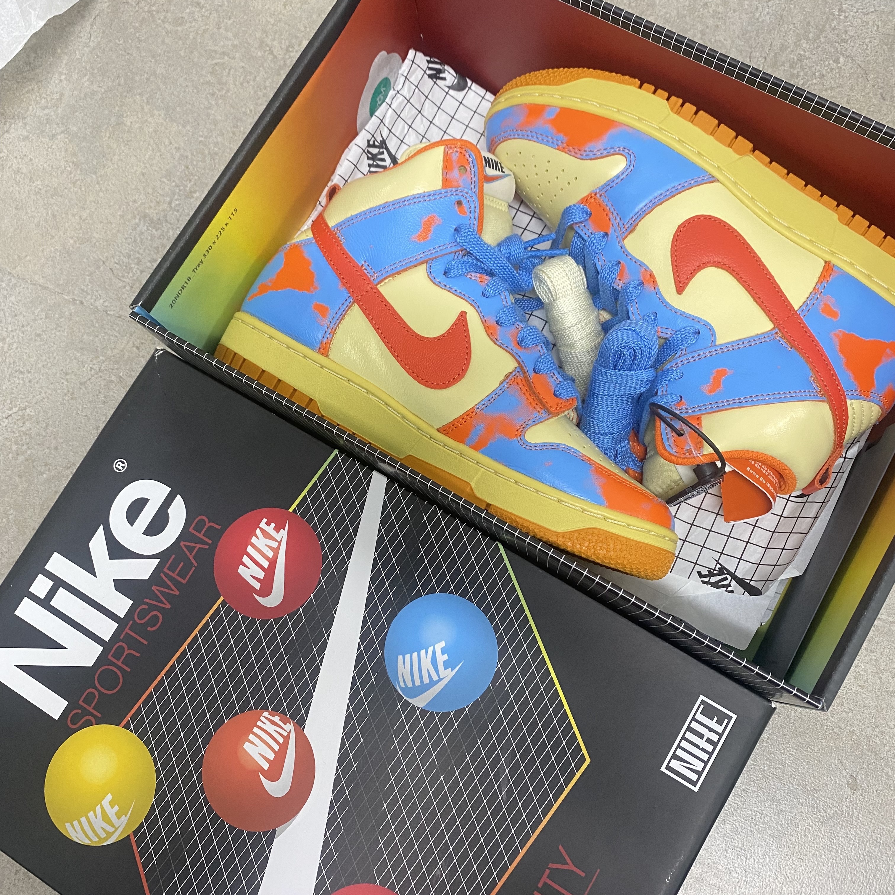 Nike Dunk High 1985 SP Orange Acid Wash 착용 스타일 - 3