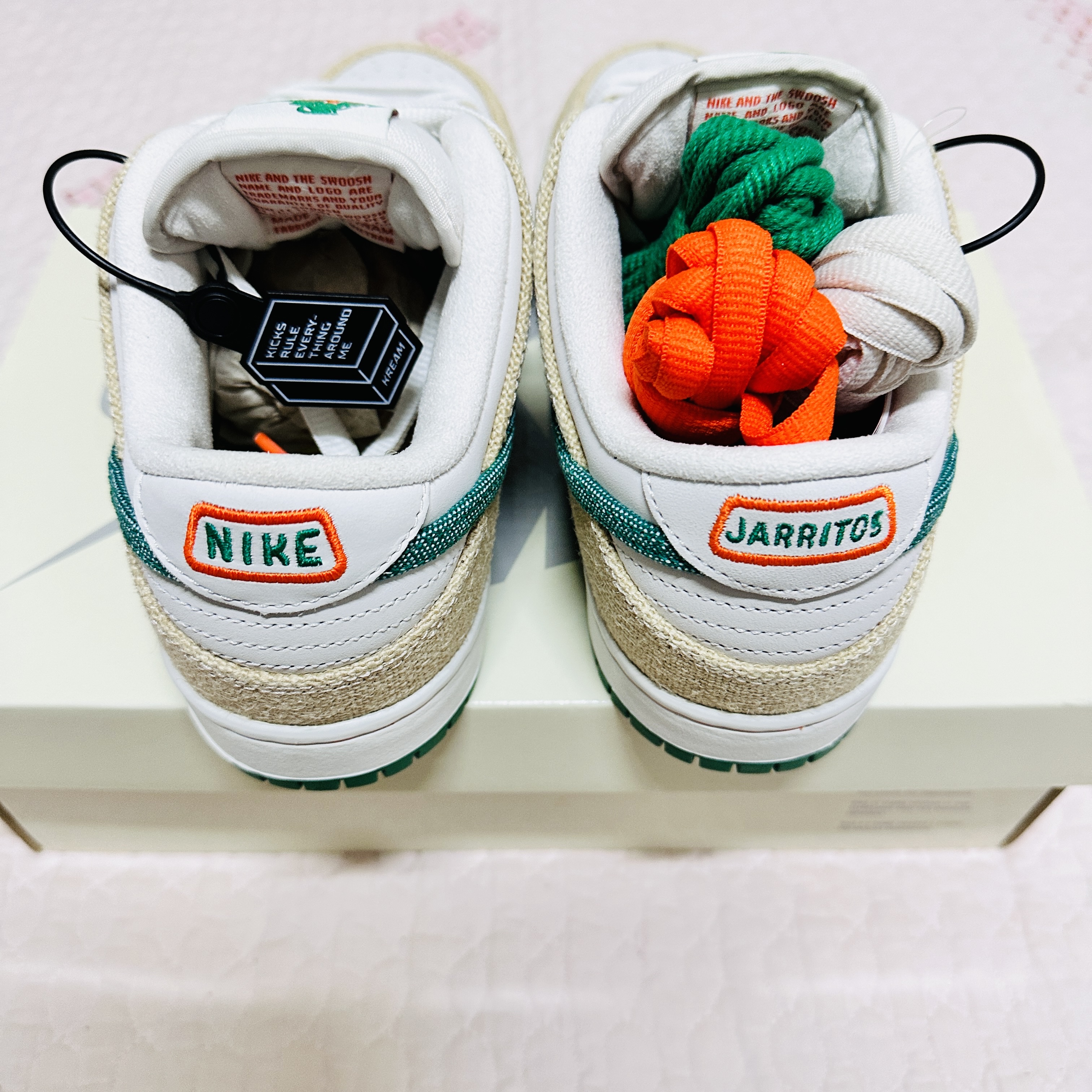 Nike x Jarritos SB Dunk Low Phantom and Malachite 착용 스타일 - 3