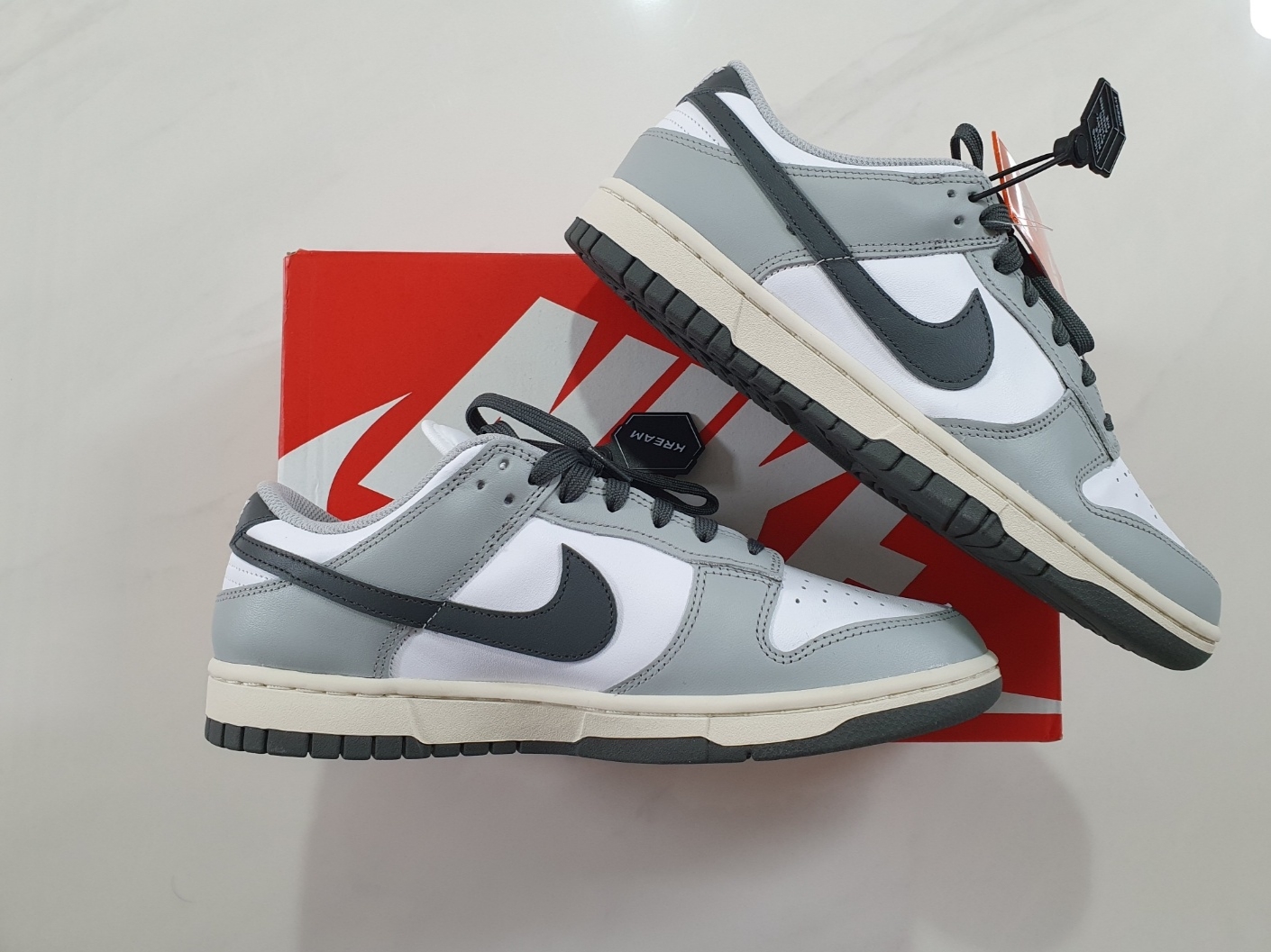 (W) Nike Dunk Low Light Smoke Grey 착용 스타일