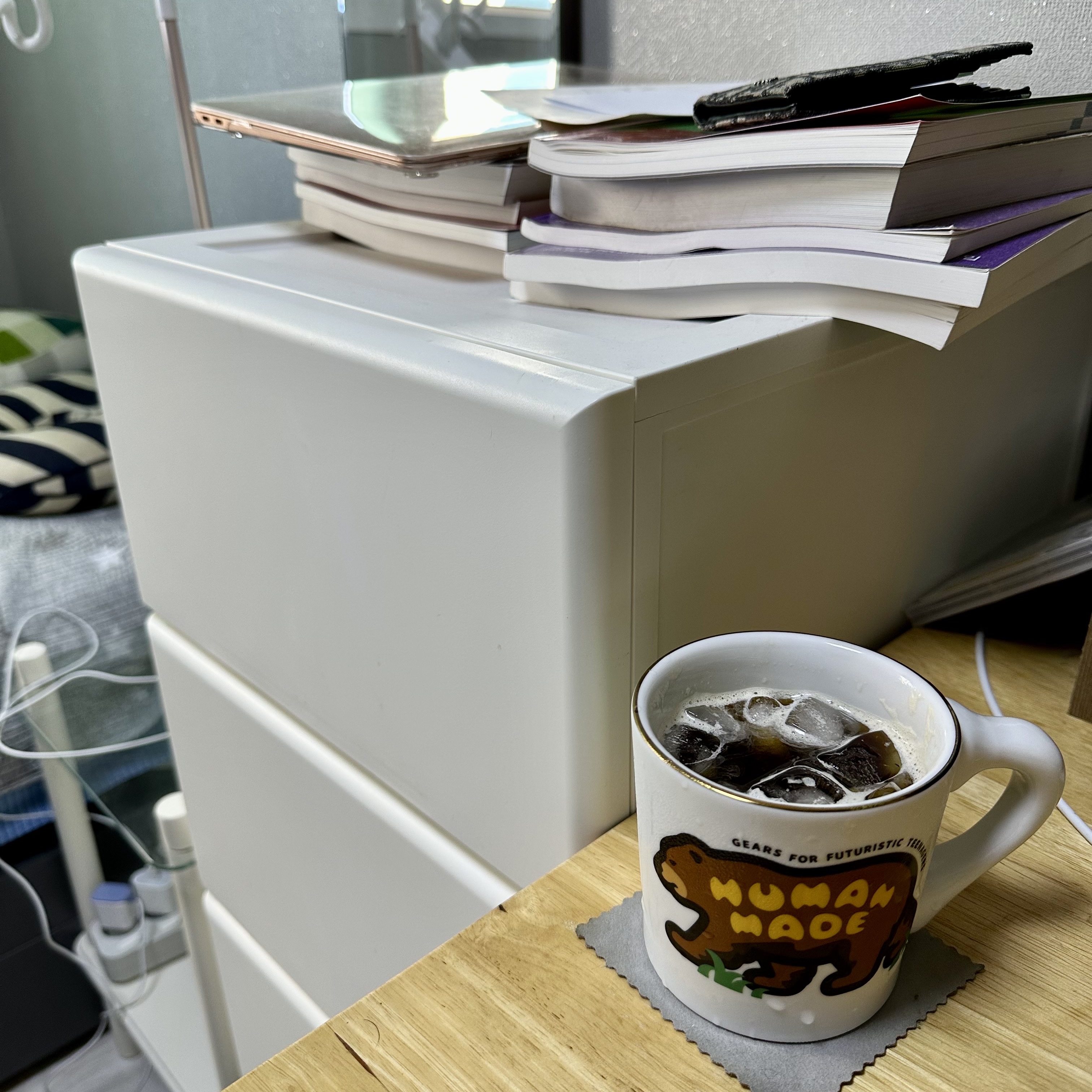 Dior Bi-Fold Card Holder Beige & Black Dior Oblique Jacquard, Human Made Brown Bear Coffee Mug White 착용 스타일