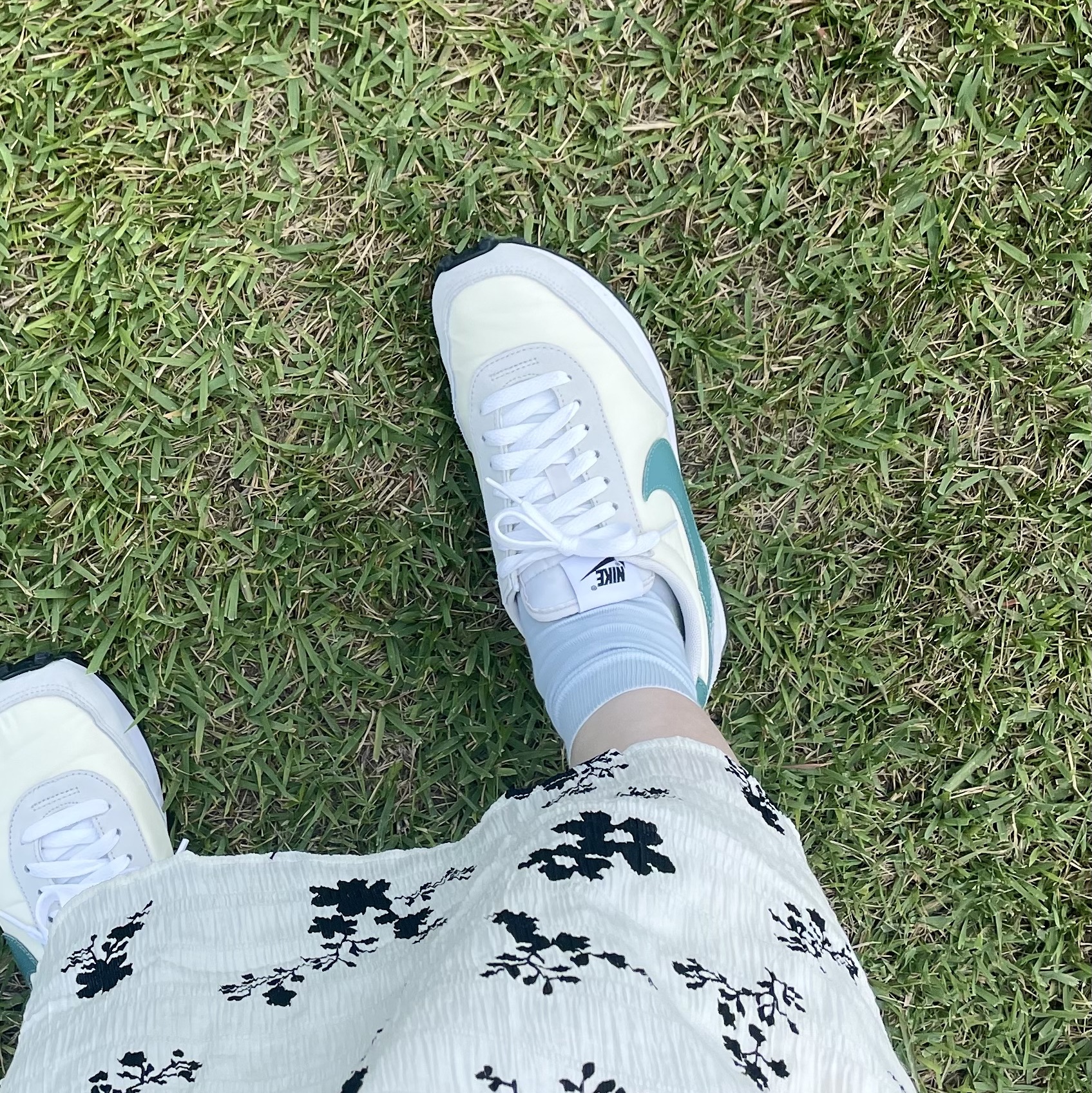 (W) Nike Daybreak Coconut Milk Green 착용 스타일