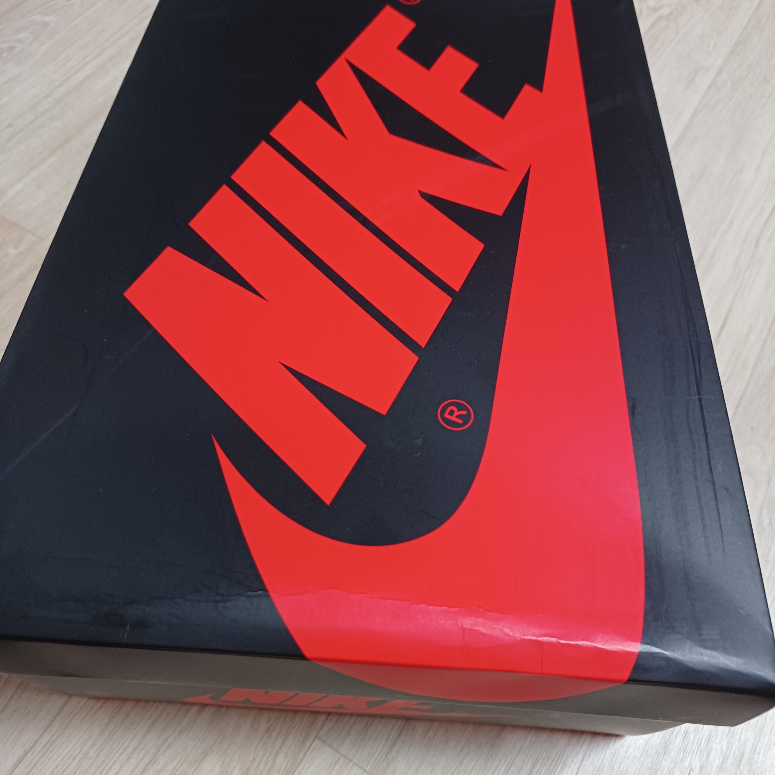 Jordan 1 Retro Low OG Black and Dark Powder Blue 착용 스타일 - 1