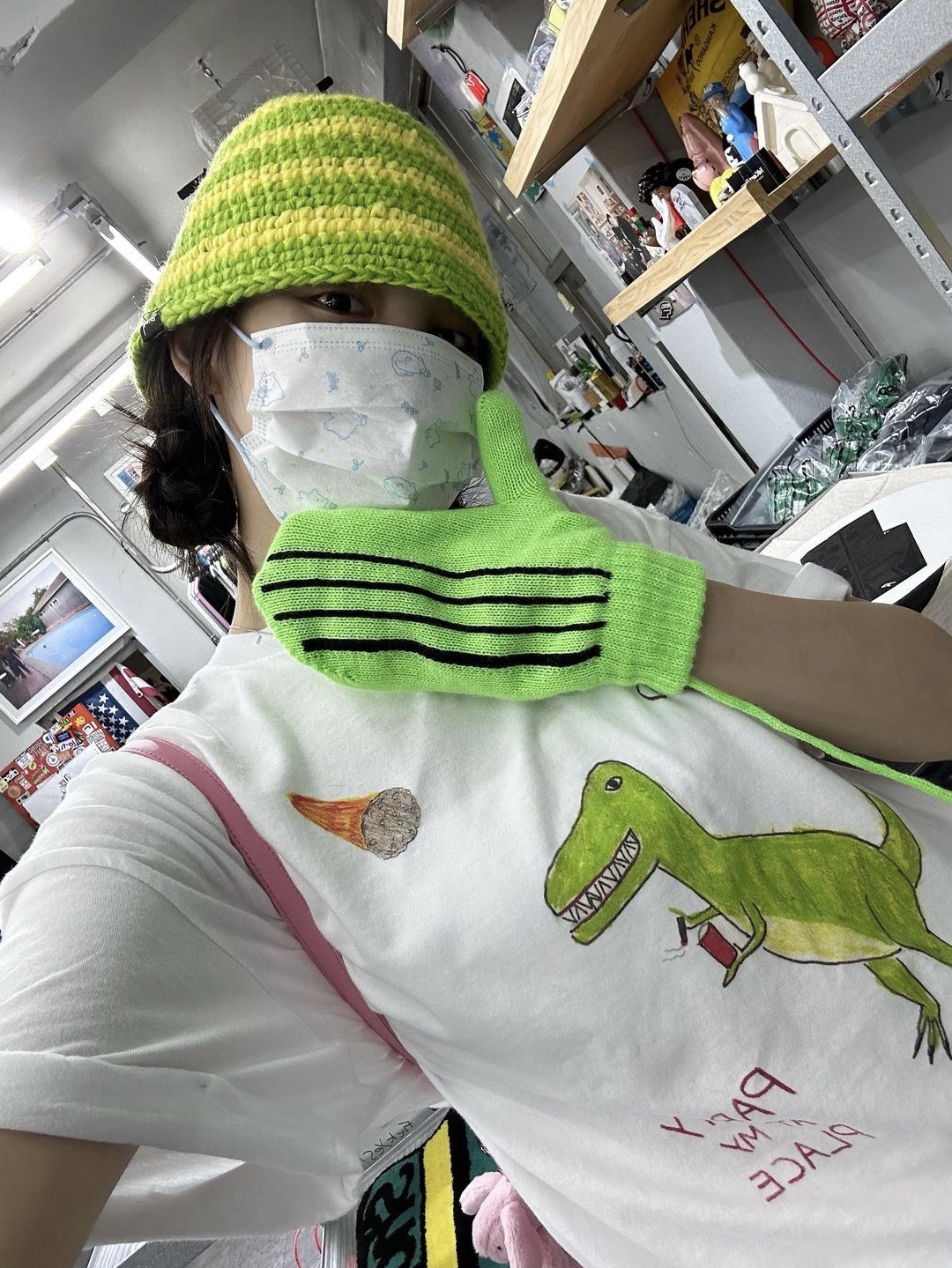 Stussy Swirl Knit Bucket Hat Lime 착용 스타일