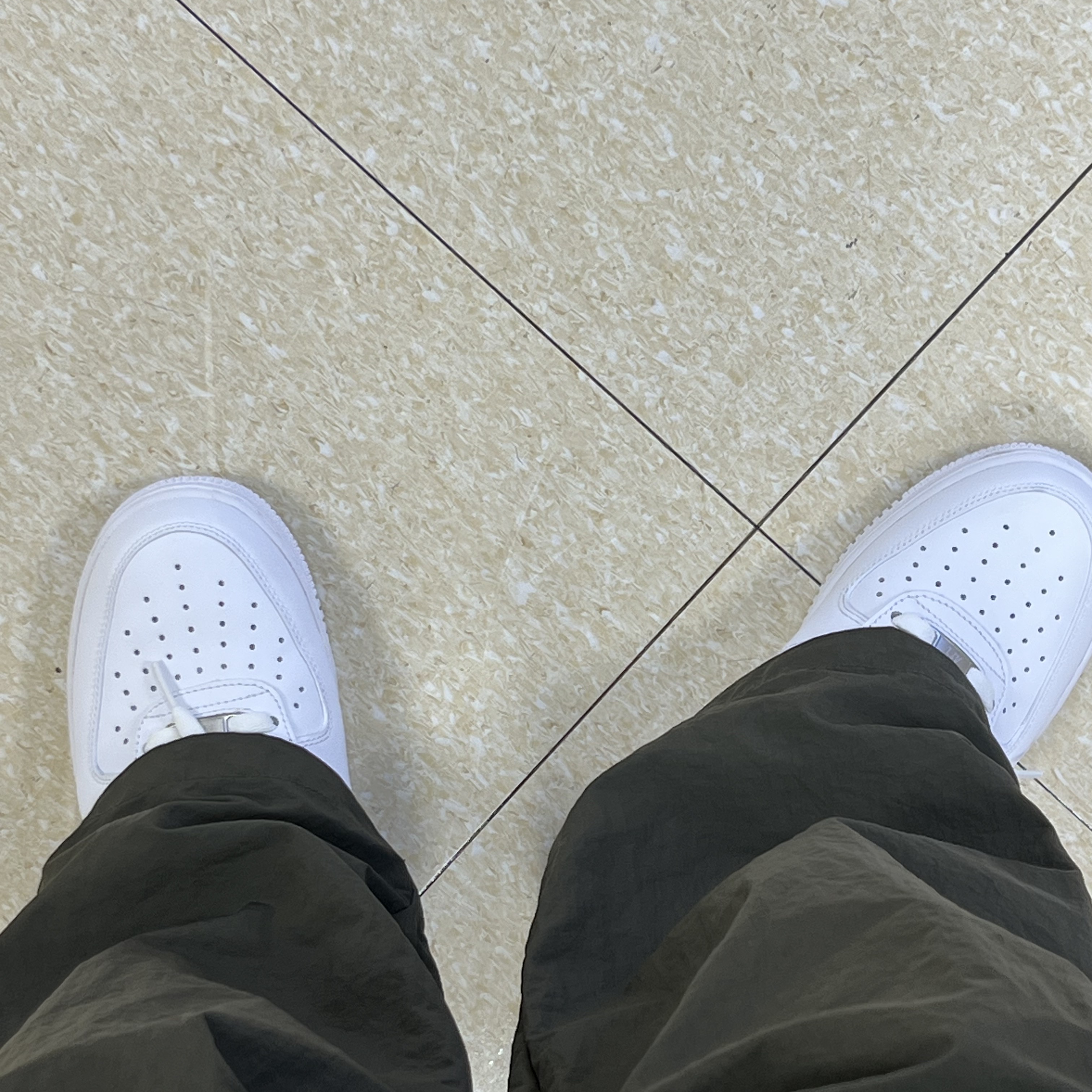 Nike Air Force 1 '07 Low White 착용 스타일