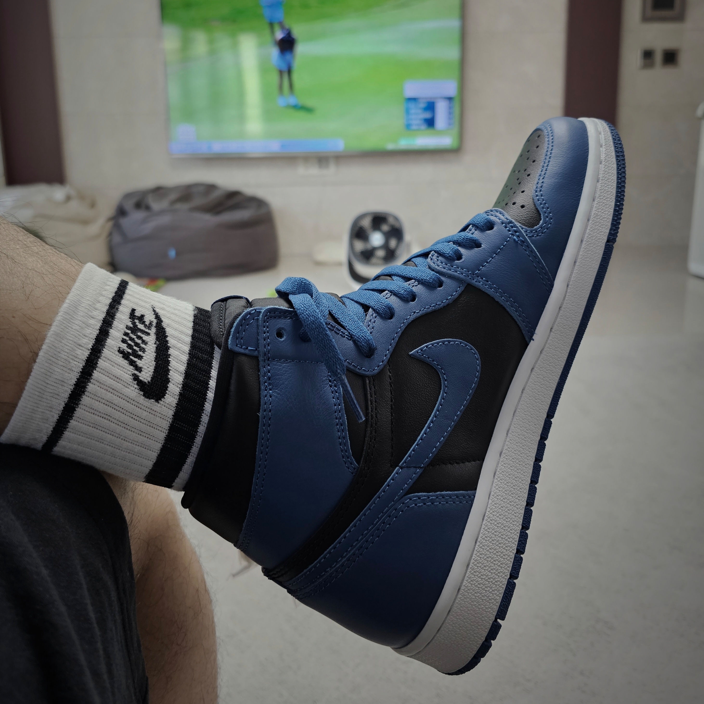 Jordan 1 Retro High OG Dark Marina Blue 착용 스타일 - 1