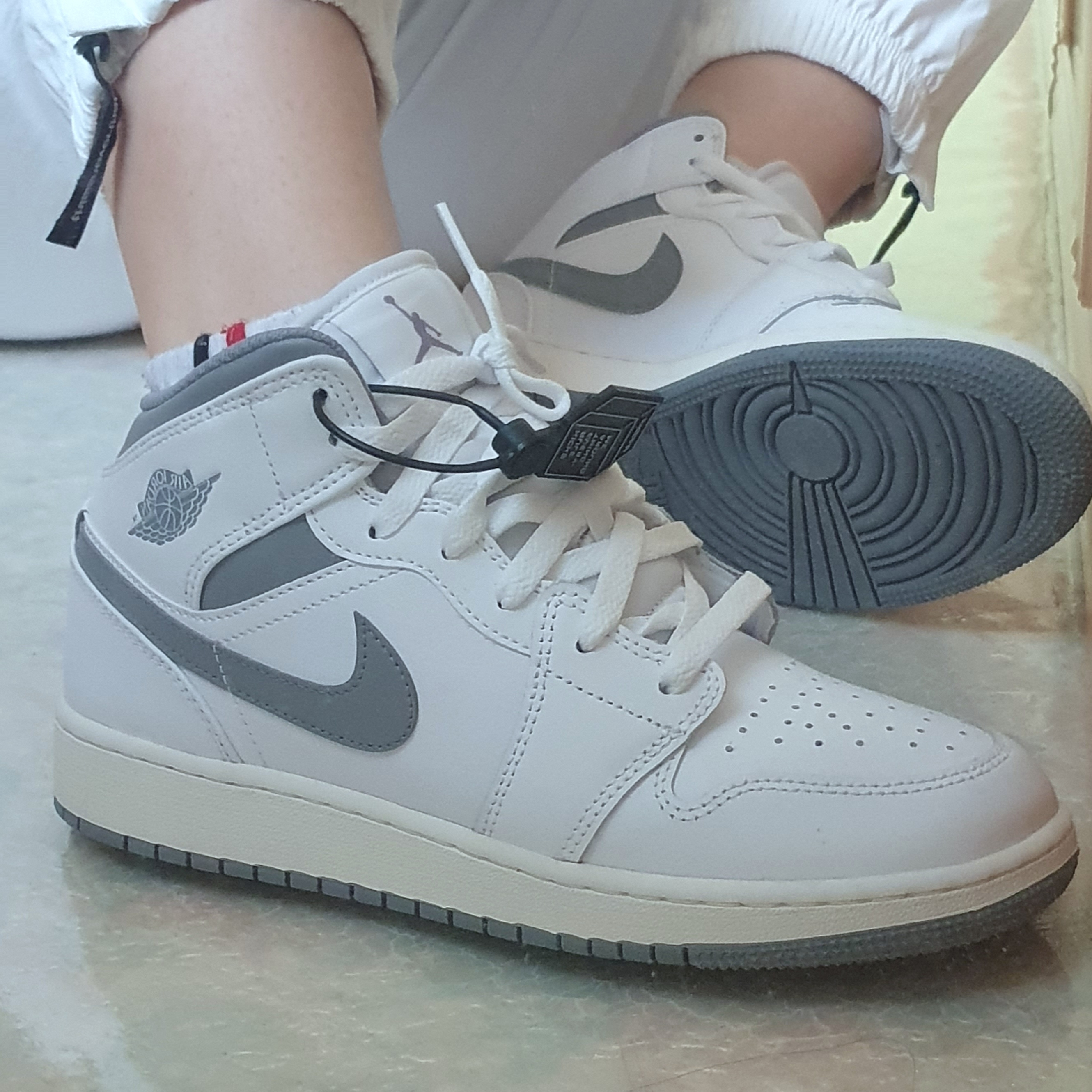 (GS) Jordan 1 Mid White Stealth 착용 스타일
