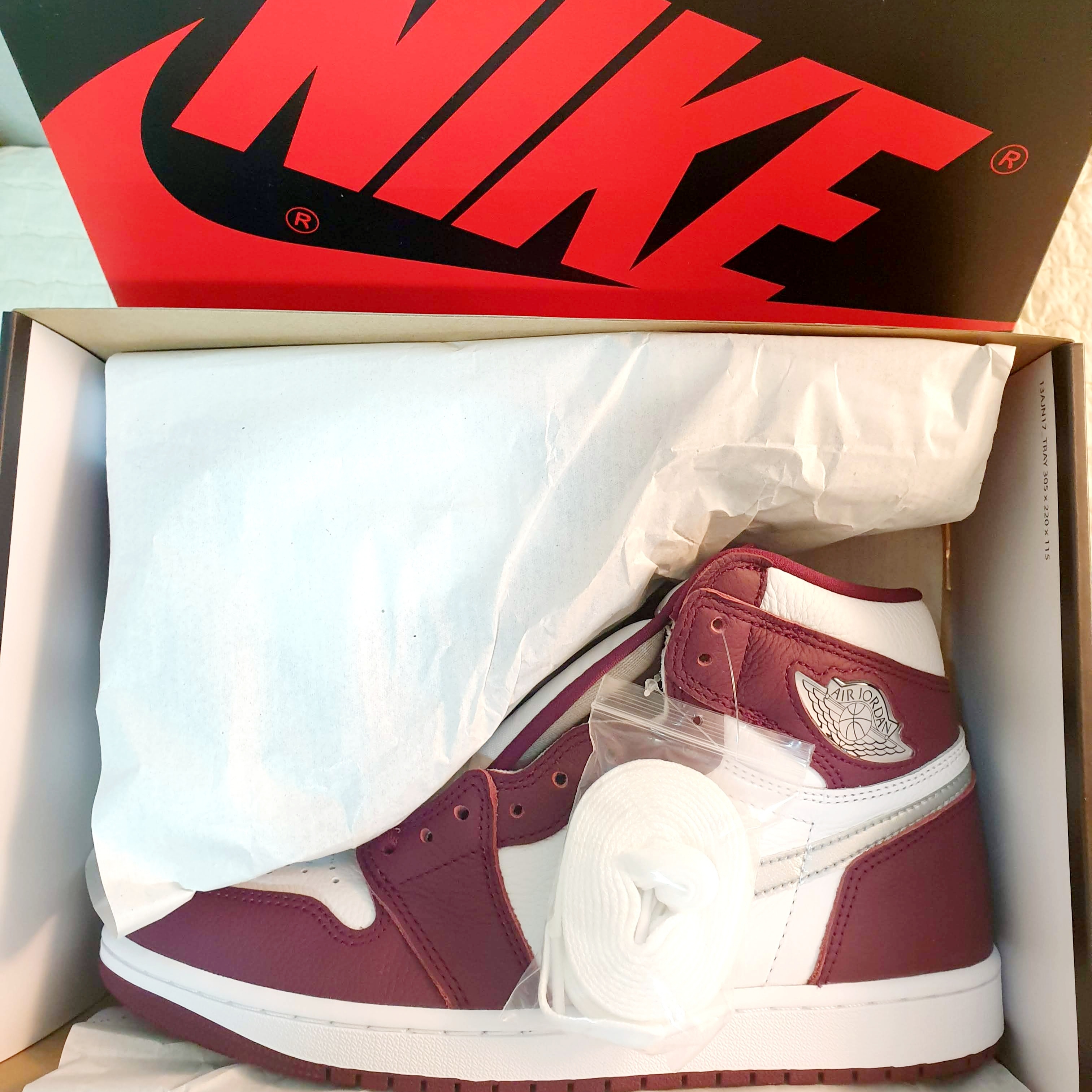 Jordan 1 Retro High OG Bordeaux 착용 스타일