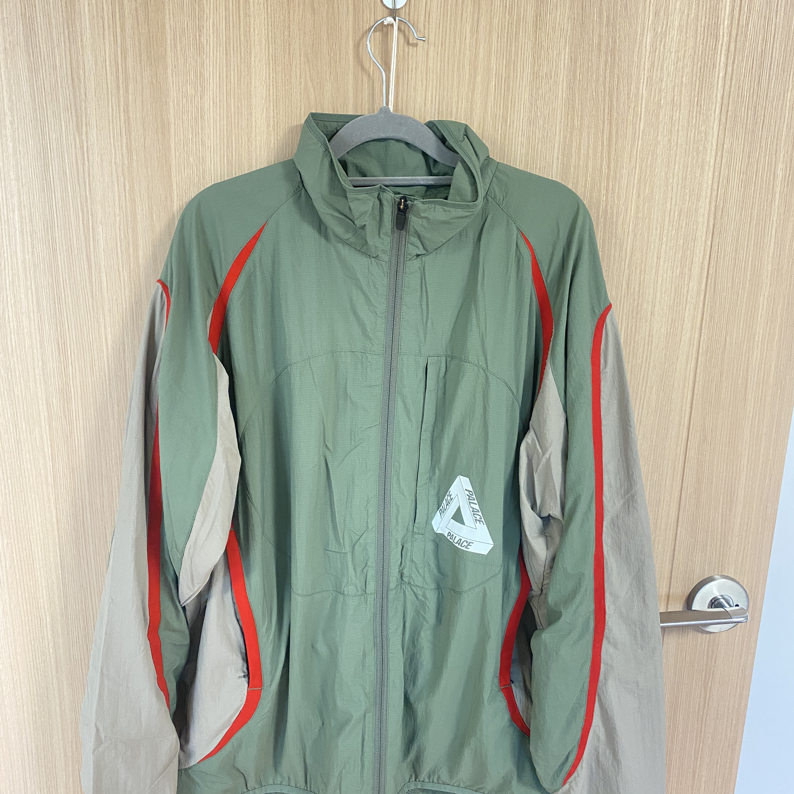 Palace Run It Jacket Olive Khaki - 23SS 착용 스타일