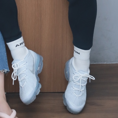 Nike Air VaporMax 2023 Flyknit Pure Platinum 착용 스타일