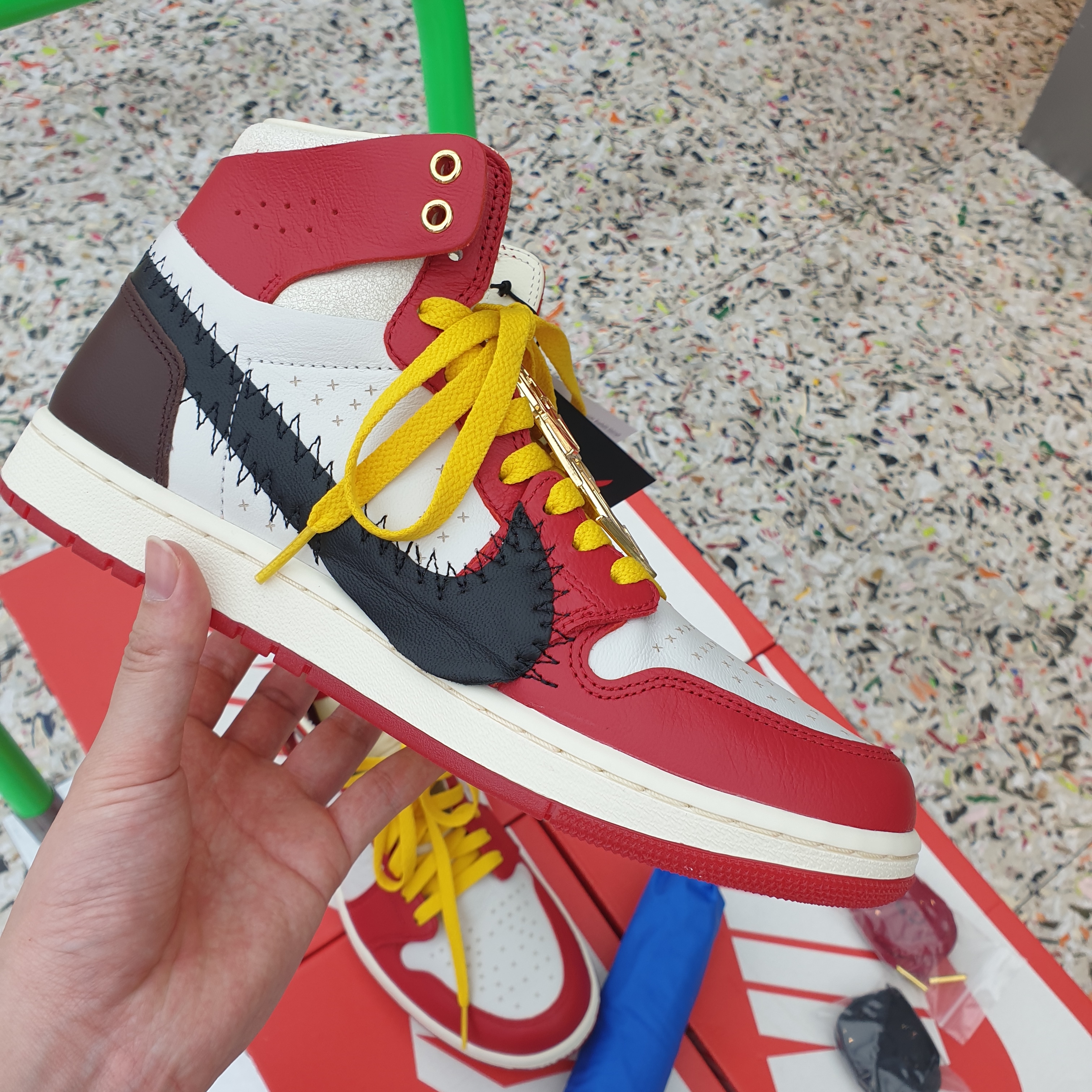 (W) Jordan 1 x Teyana Taylor Zoom CMFT 2 Gym Red 착용 스타일