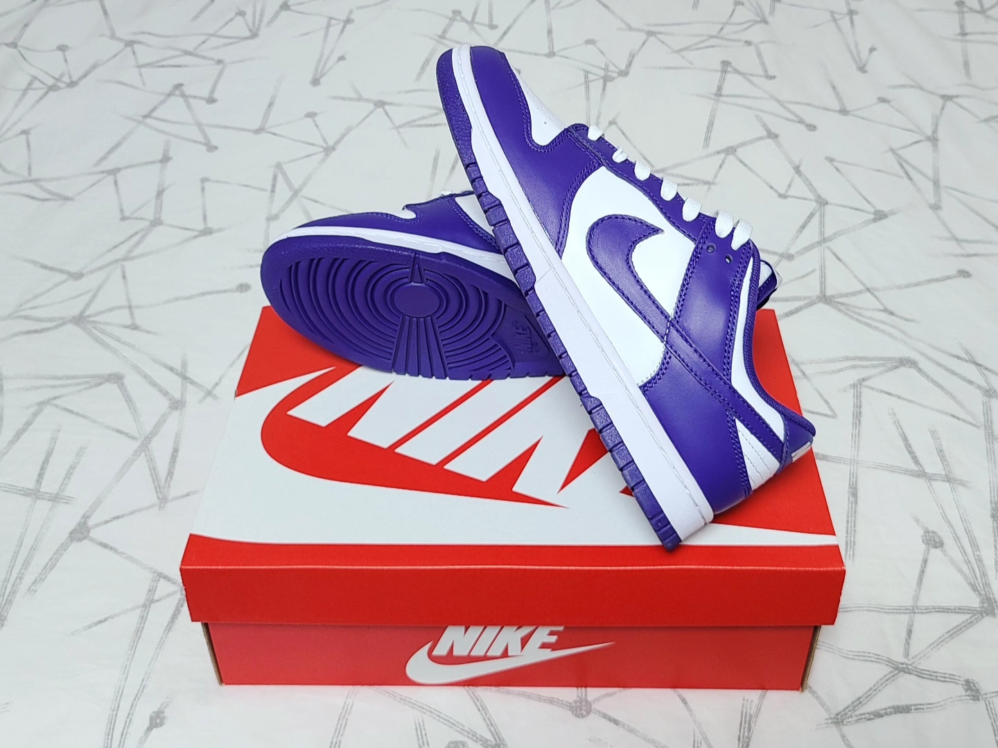 Nike Dunk Low Retro Championship Court Purple 착용 스타일 - 4