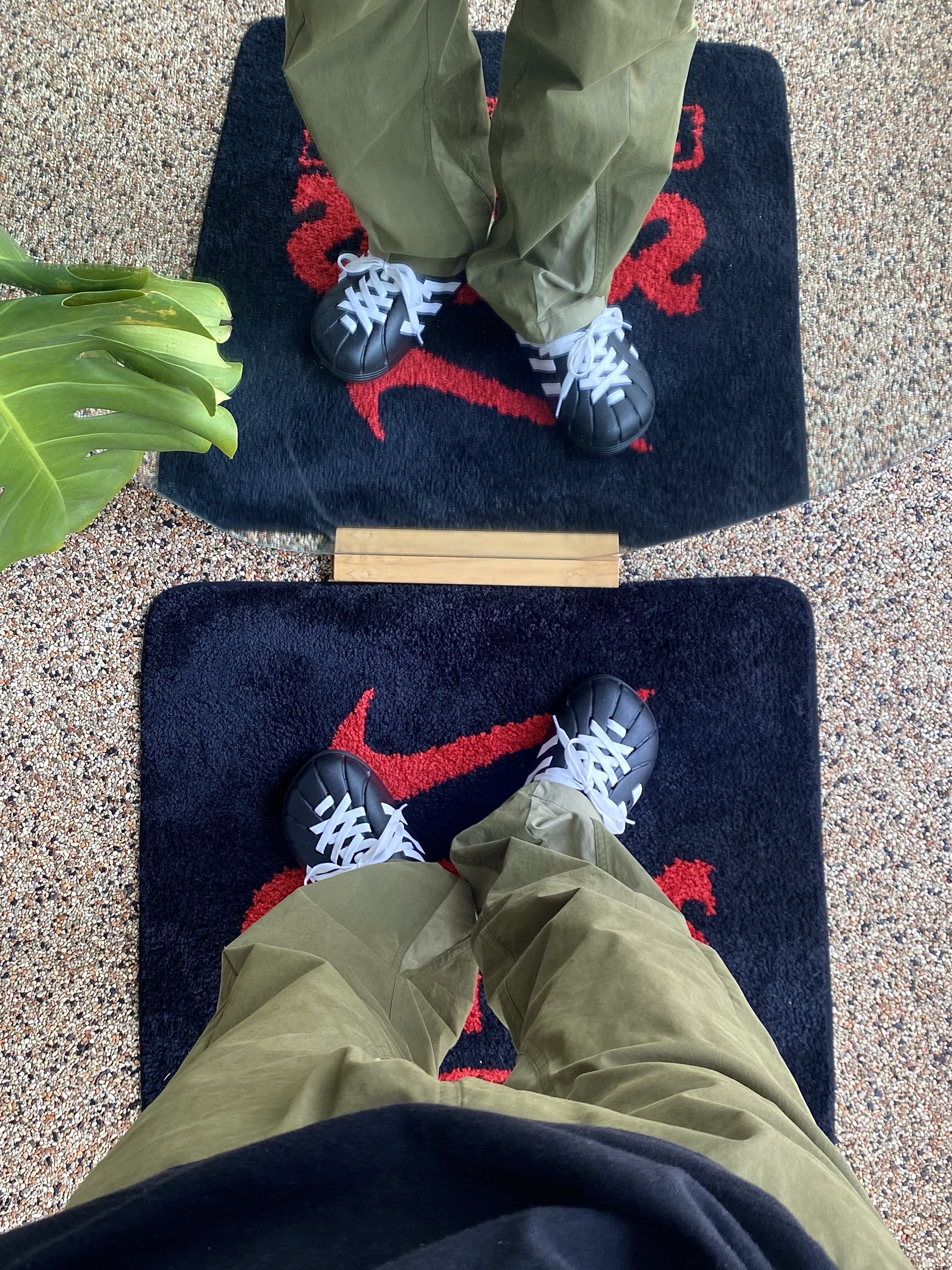 Adidas Adilette Clog Black White, Supreme Military Camp Cap Black Prym1 Camo - 22SS 착용 스타일 - 2