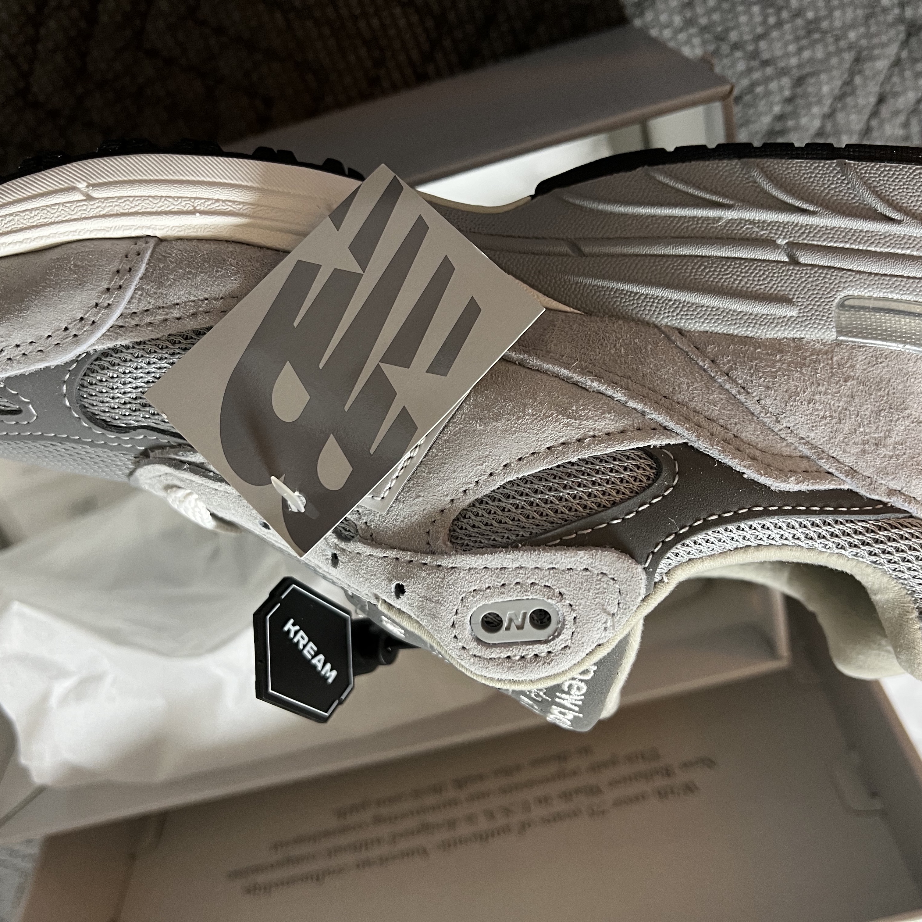 (W) New Balance 993 Made in USA Grey - B Standard 착용 스타일 - 3