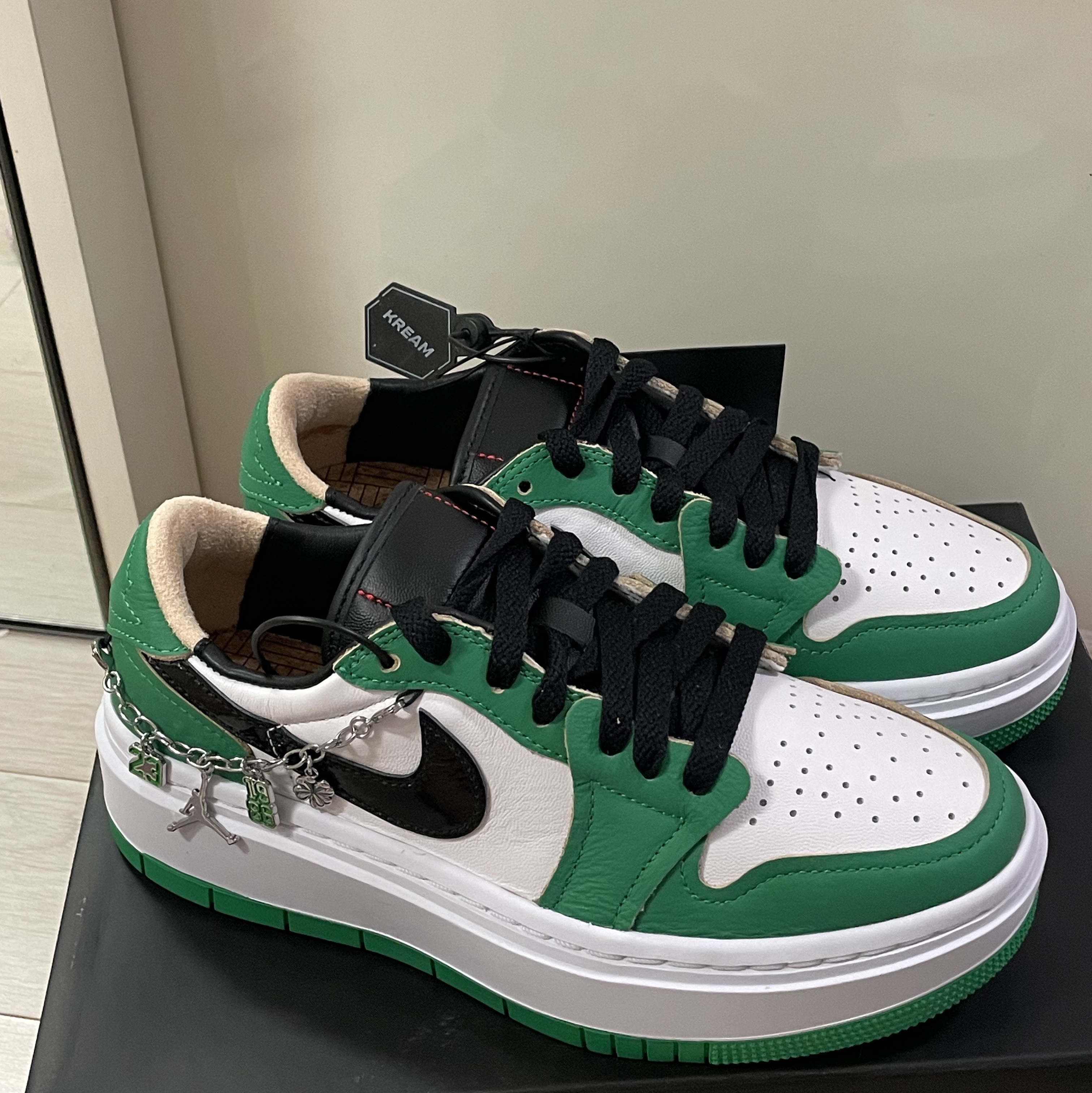 (W) Jordan 1 Elevate Low SE Lucky Green 착용 스타일
