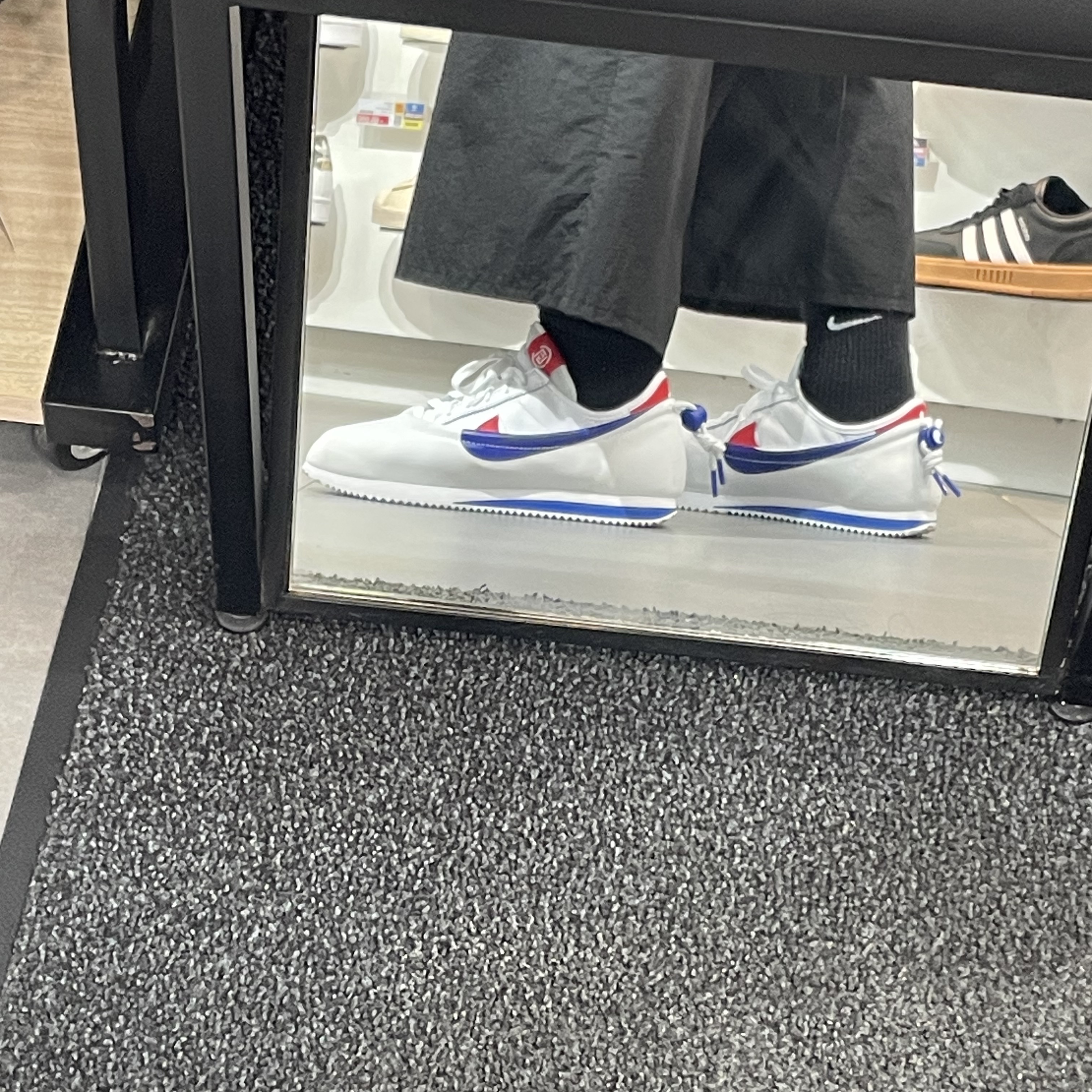 Nike x Clot Cortez SP White and Game Royal 착용 스타일 - 1