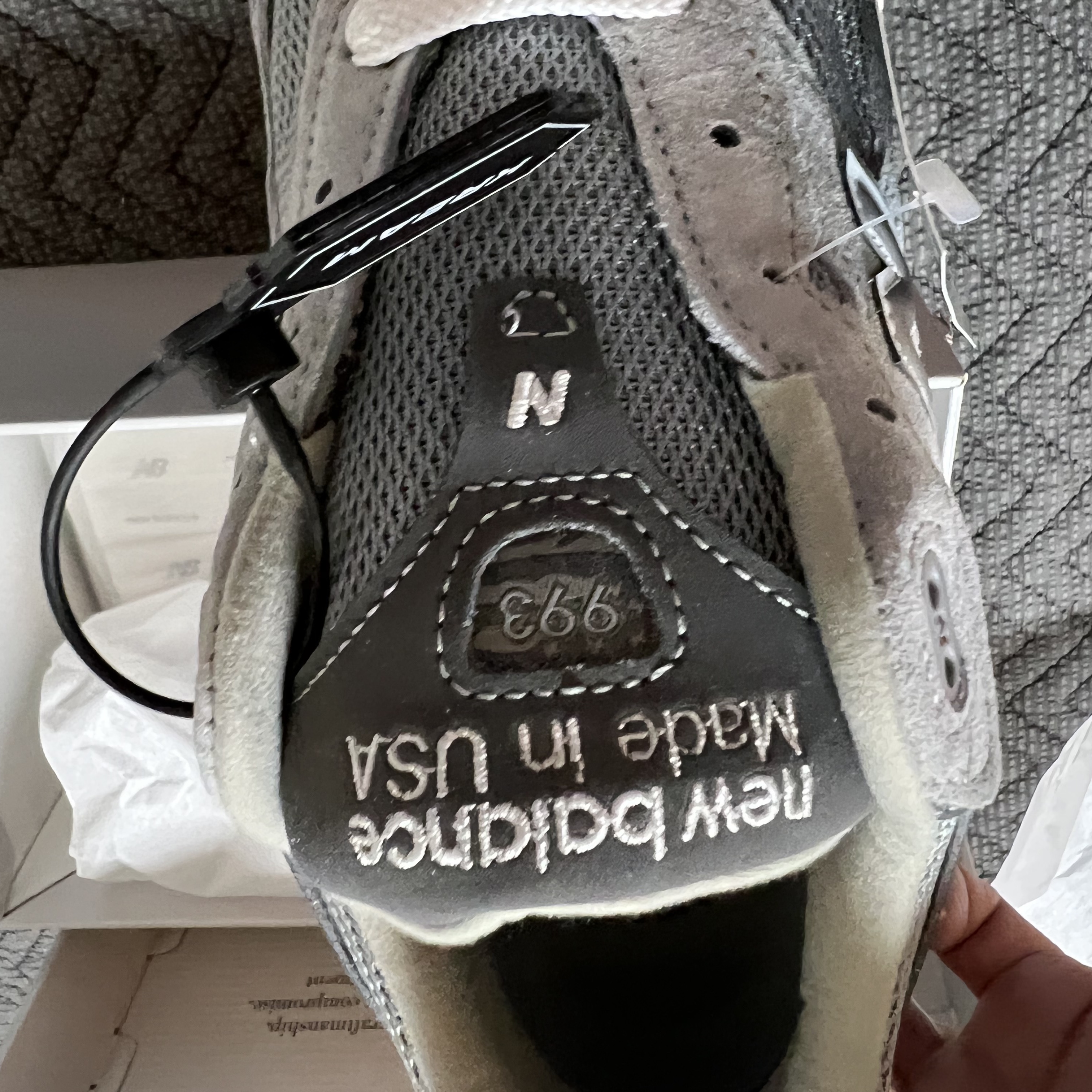 (W) New Balance 993 Made in USA Grey - B Standard 착용 스타일 - 4