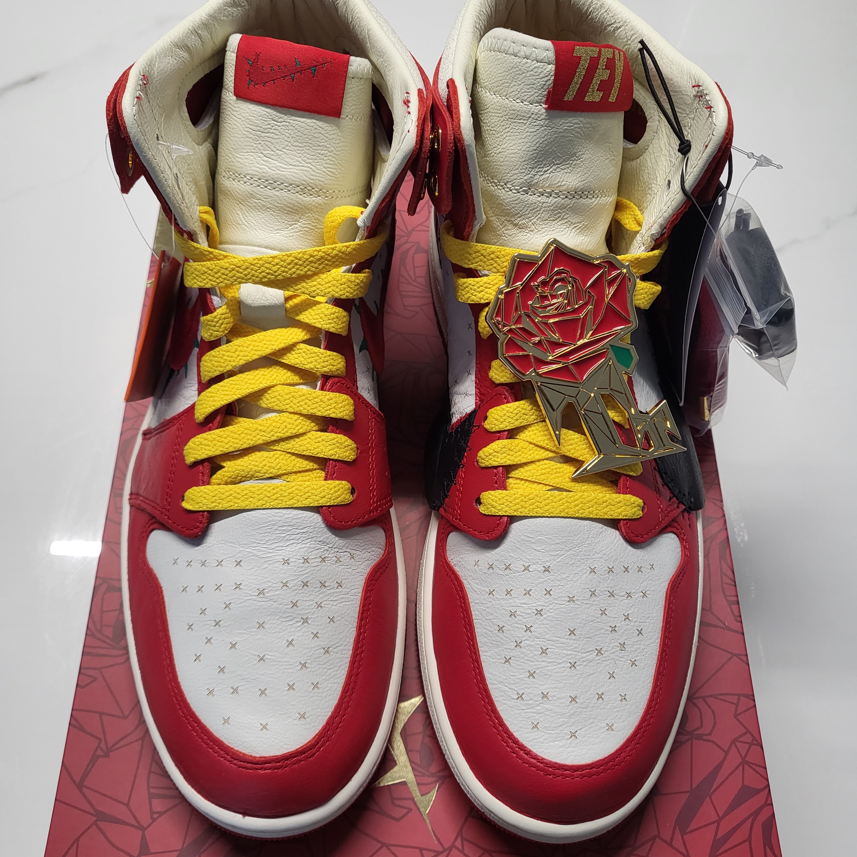 (W) Jordan 1 x Teyana Taylor Zoom CMFT 2 Gym Red 착용 스타일