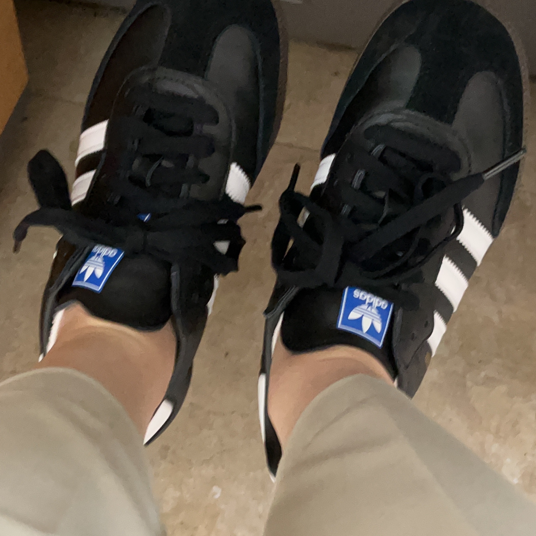 Adidas Samba OG Black White Gum 착용 스타일