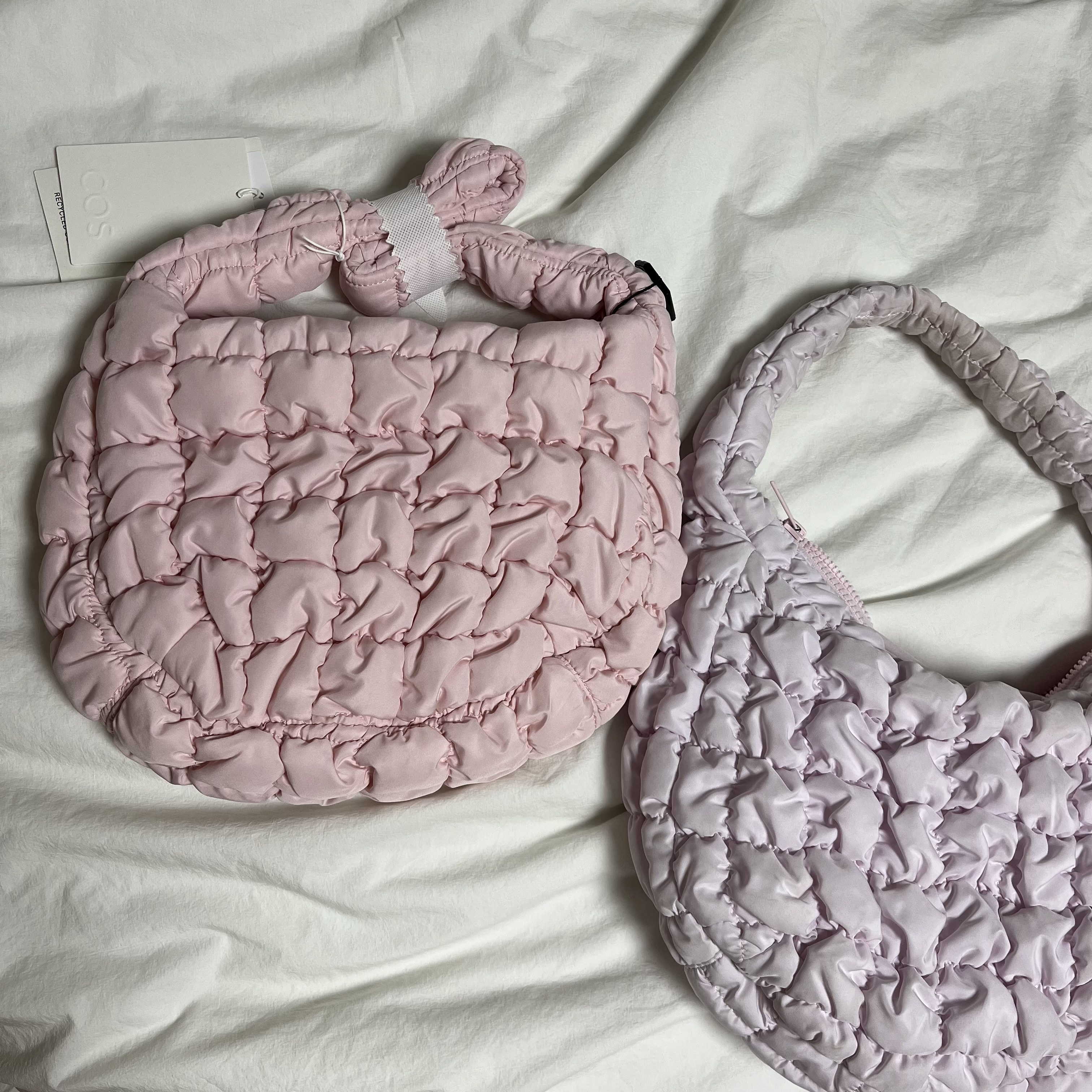 COS Quilted Mini Bag Pink, COS Quilted Mini Bag Light Pink 착용 스타일