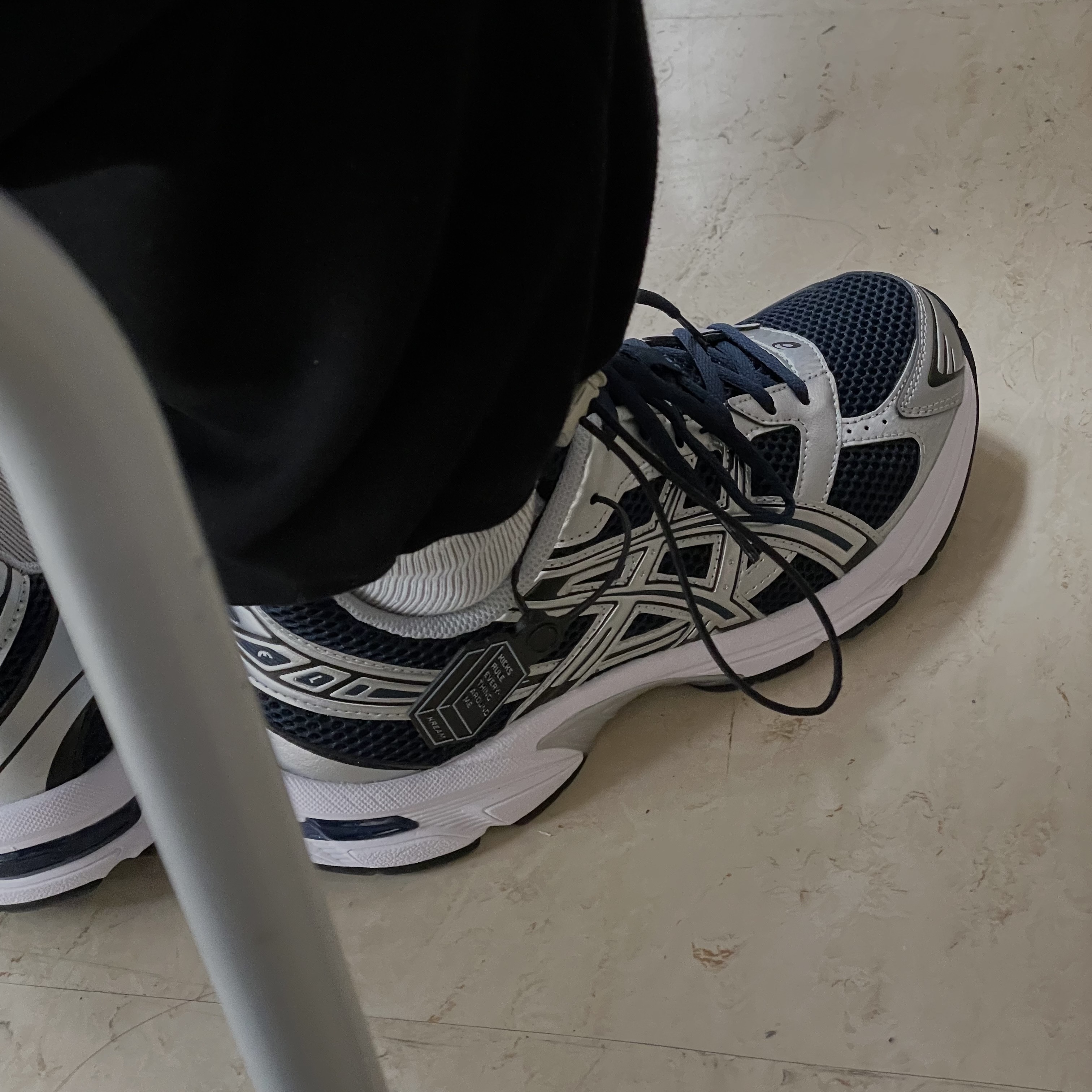 Asics Gel-1130 French Blue Pure Silver 착용 스타일