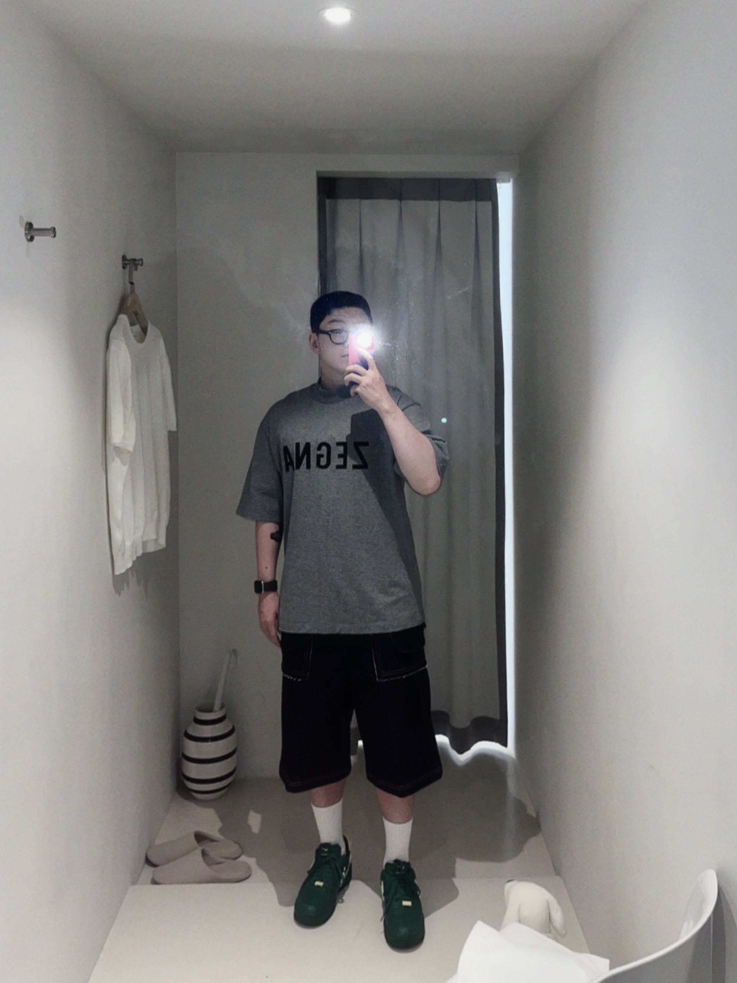 Nike x Ambush Air Force 1 Low SP Pine Green and Citron, Fear of God x Ermenegildo Zegna Cotton T-Shirt White 착용 스타일