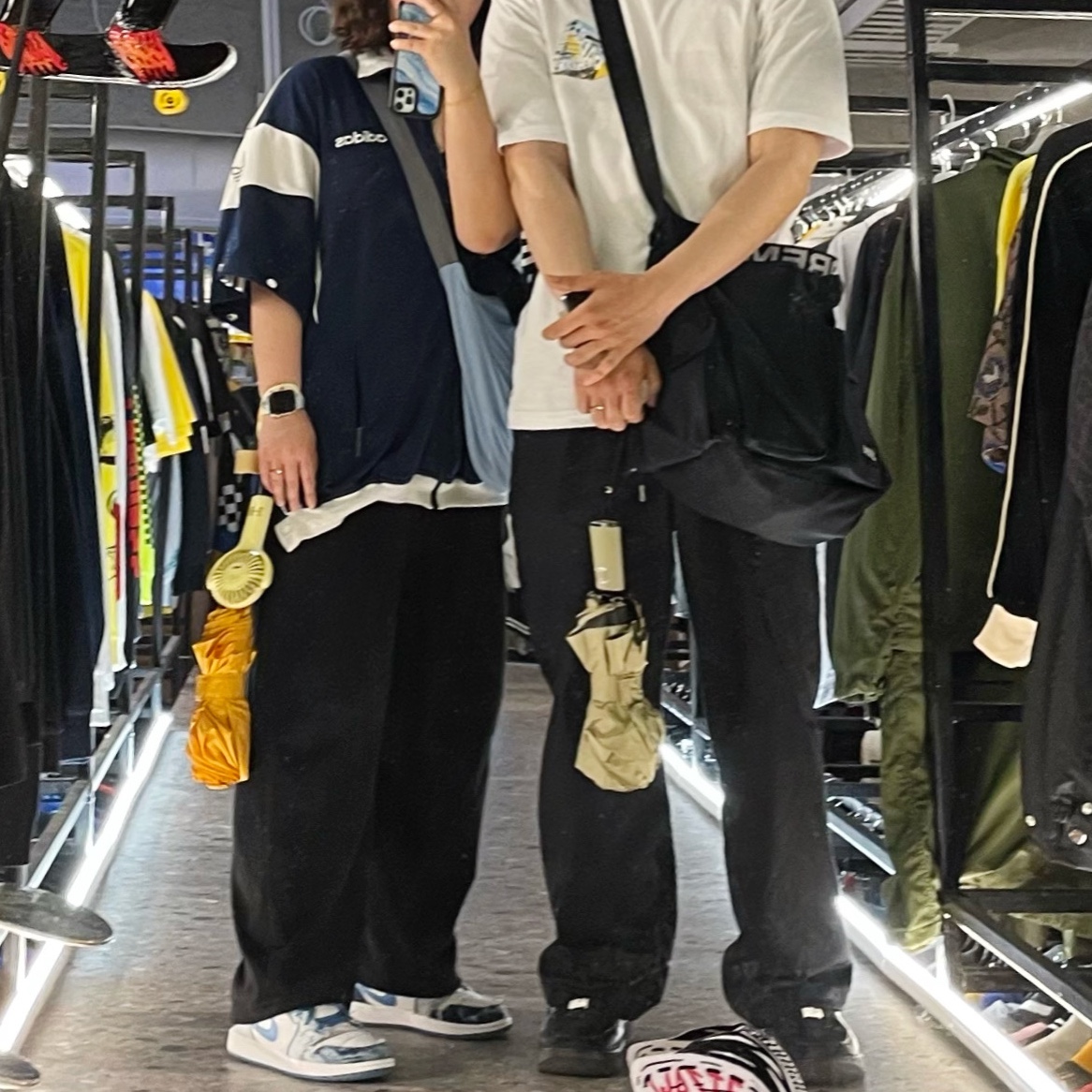 (GS) Jordan 1 Low Washed Denim, Mischief Rhombus Light Weight Cross Bag Greyish Blue - The Hyundai Seoul Exclusive 착용 스타일