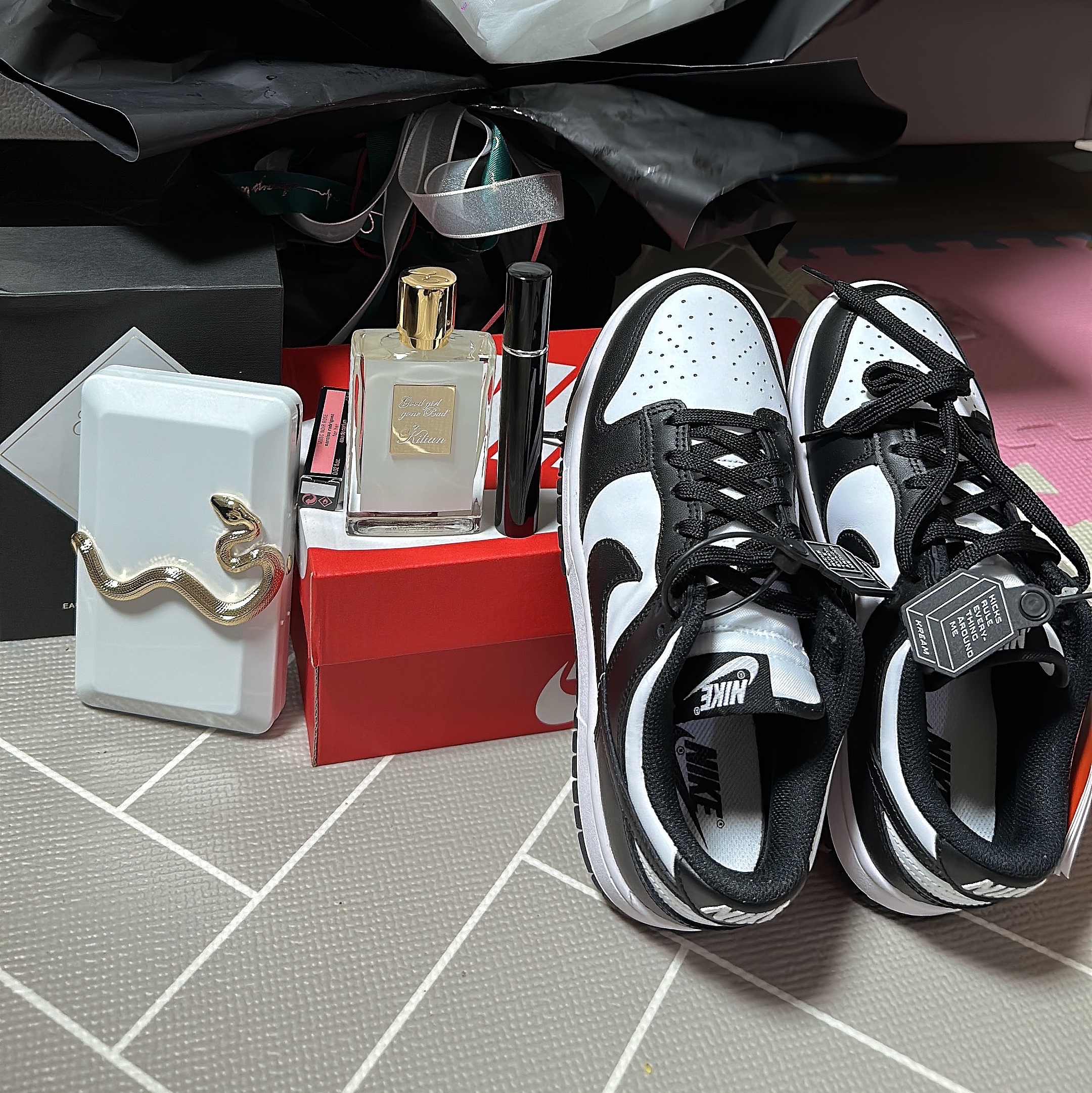 (W) Nike Dunk Low Black 착용 스타일