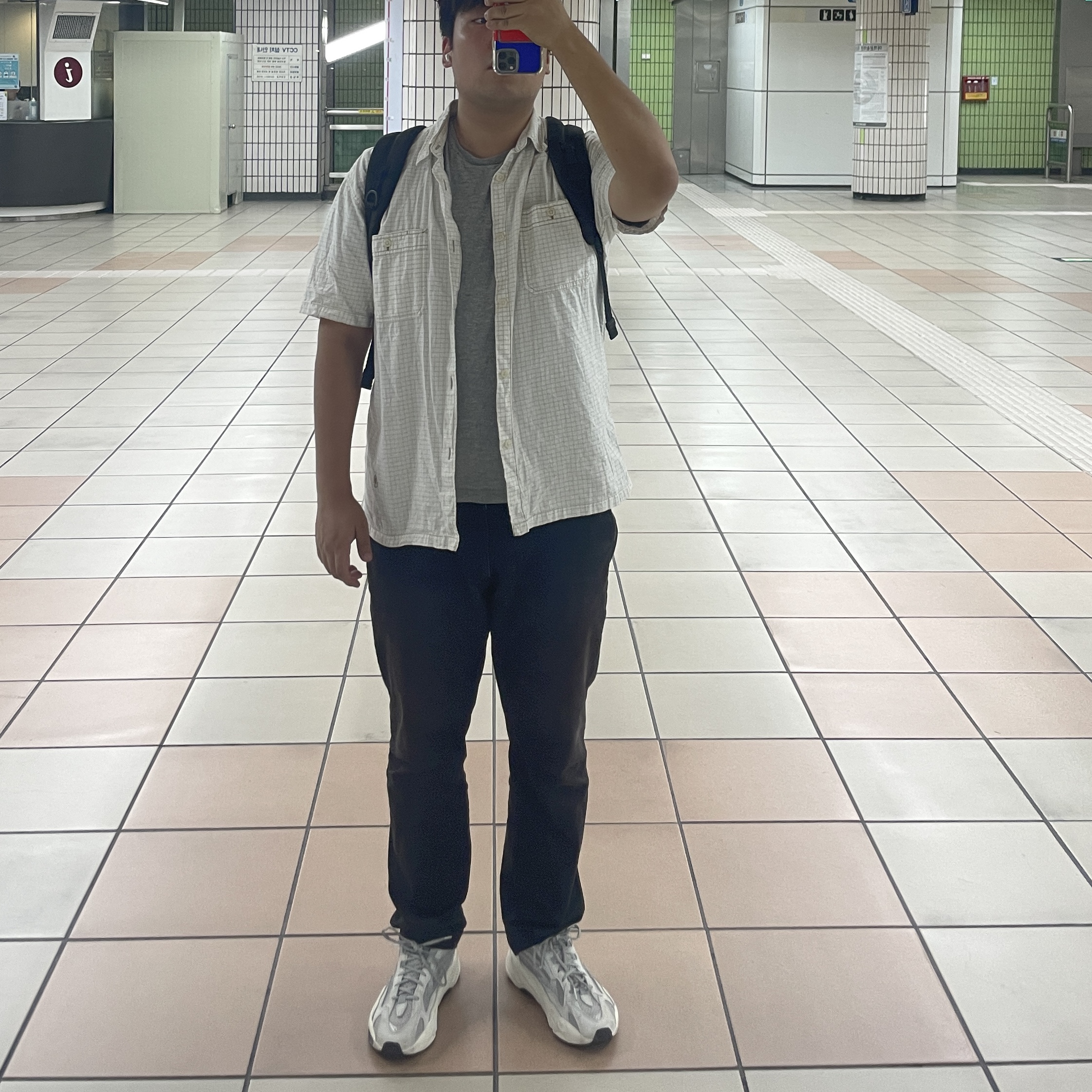 Adidas Yeezy Boost 700 V2 Static 2022 착용 스타일