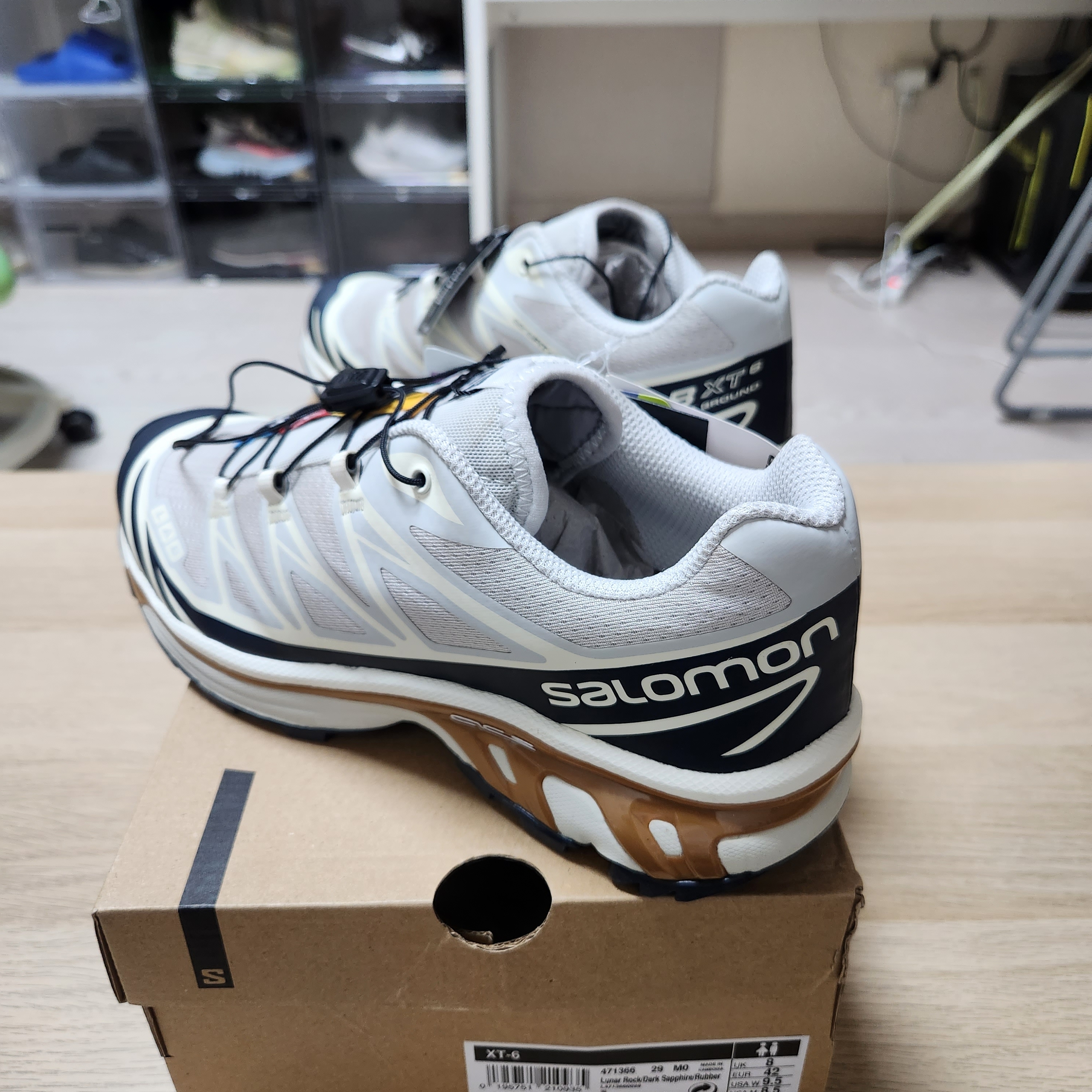 Salomon XT-6 Lunar Rock Dark Sapphire 착용 스타일 - 3