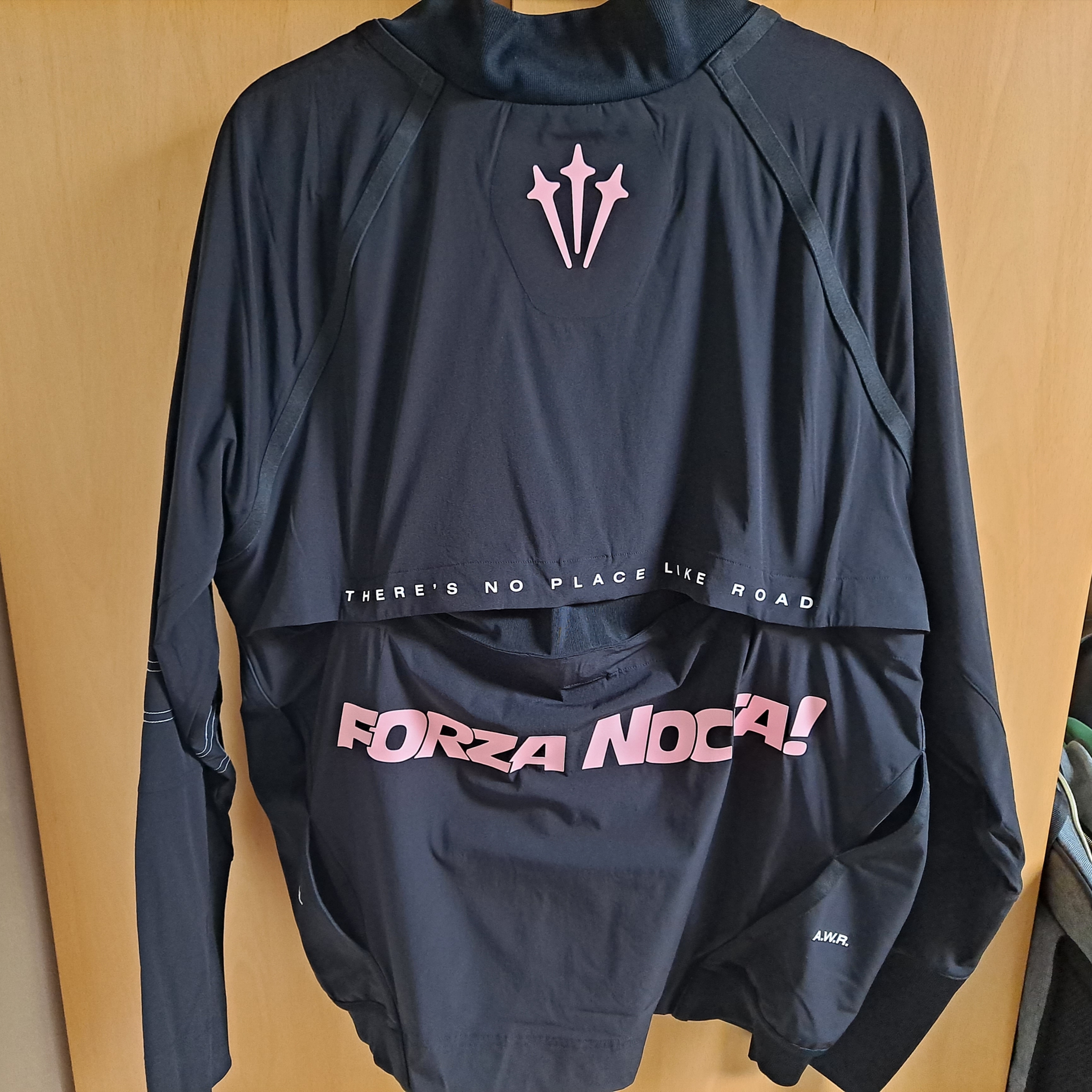 (W) Nike x Drake Nocta NRG LR L/S Crew Black (DV3631-010) 착용 스타일 - 2