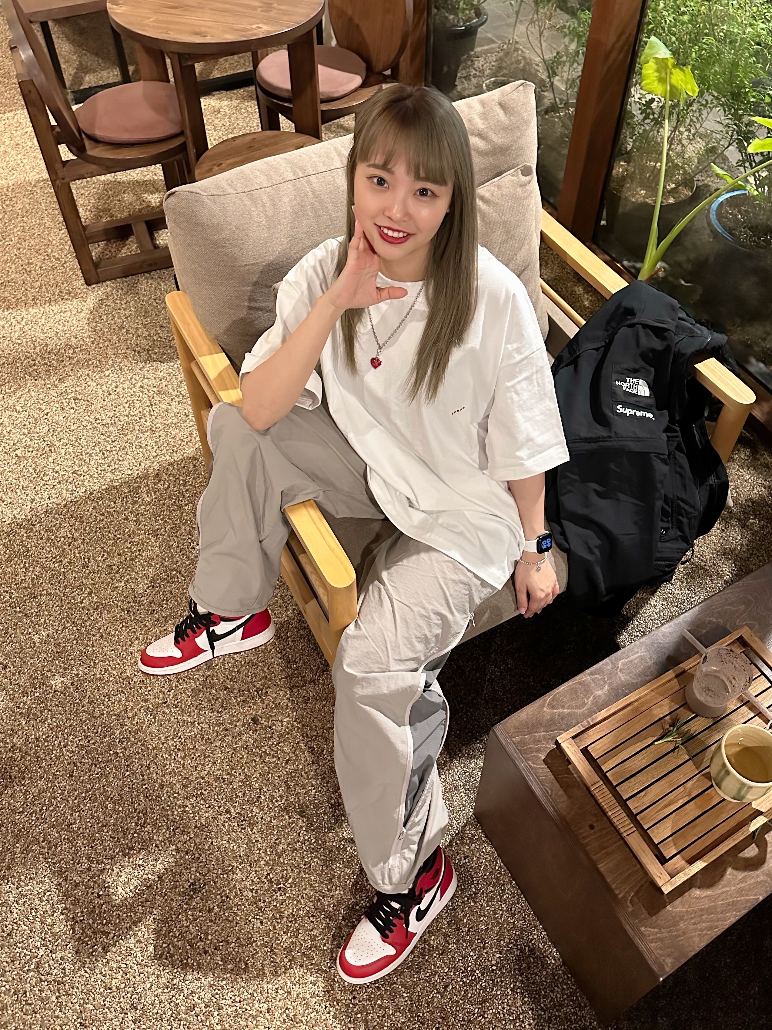 슈프림 x 노스페이스 트레킹 컨버터블 자켓 블랙 - 22SS, 휴먼 메이드 파이브 하트 네클리스 실버 착용 스타일 - 5