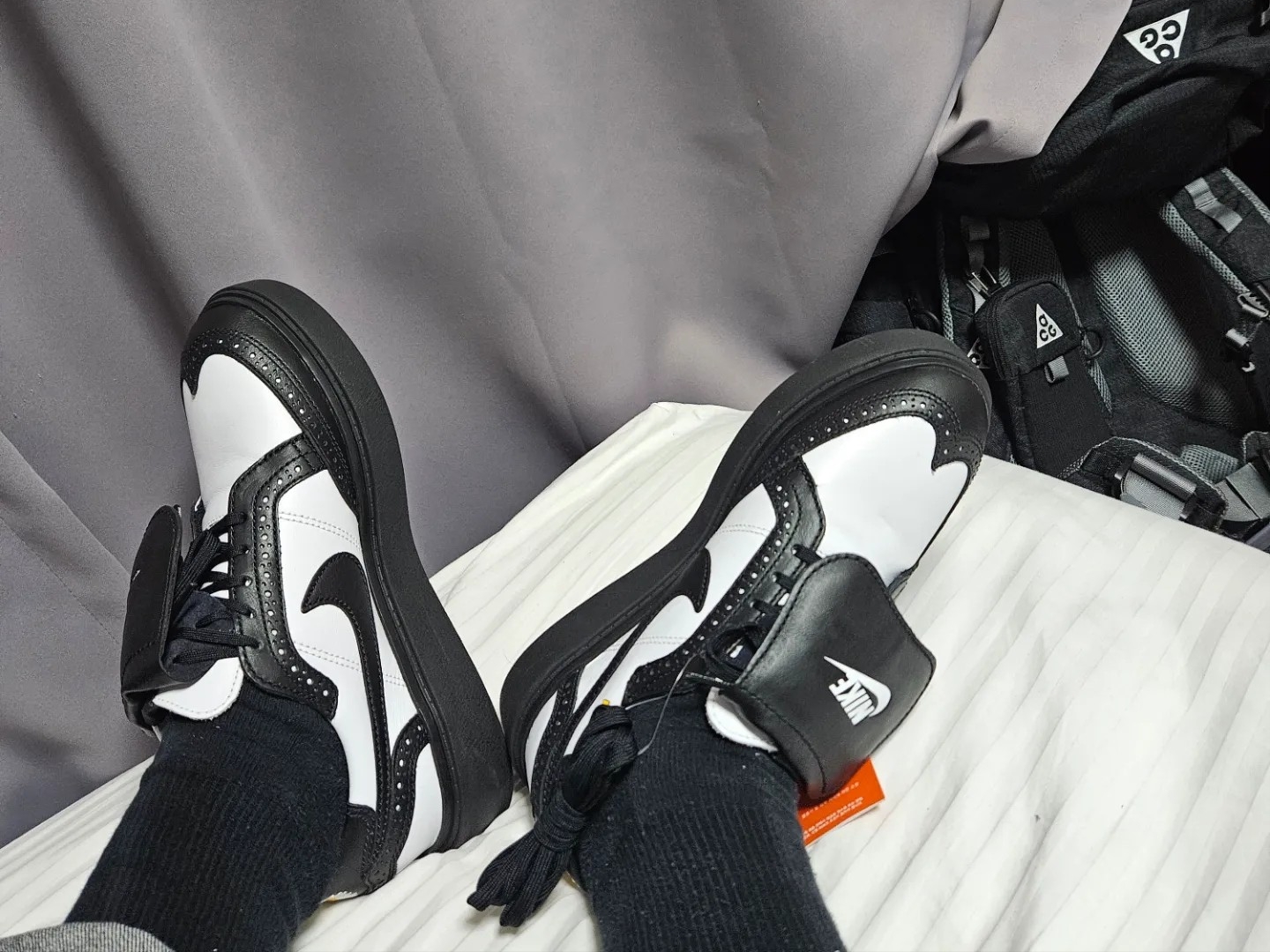 Nike x Peaceminusone Kwondo1 Black and White, Nike ACG 36 Backpack Black 착용 스타일 - 1