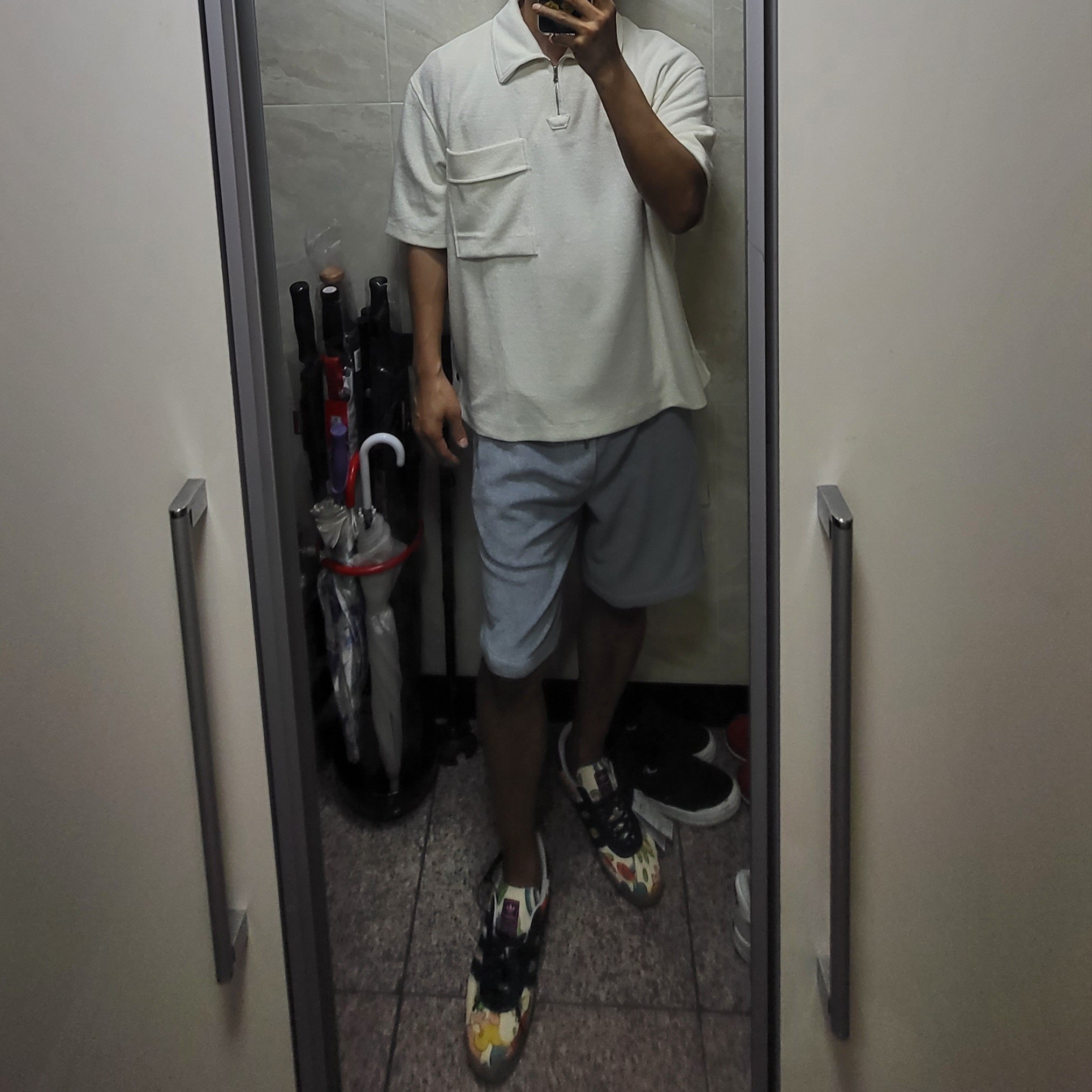 Adidas x Sean Wotherspoon Gazelle Indoor Ecru Tint 착용 스타일